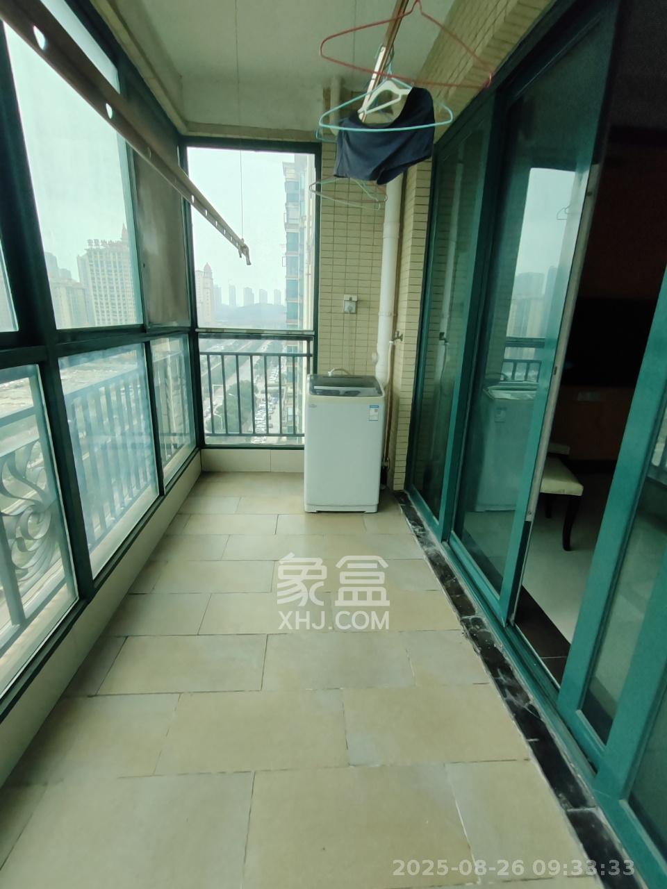 恒大城 3室2厅2卫 2200.0元/月 恒大城 3室2厅2卫 2200.0元/月室内图