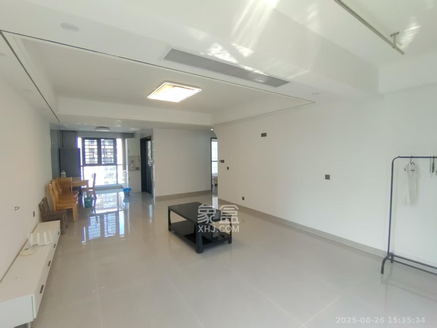 中梁正荣府  5室2厅2卫    3700.0元/月 中梁正荣府  5室2厅2卫    3700.0元/月室内图