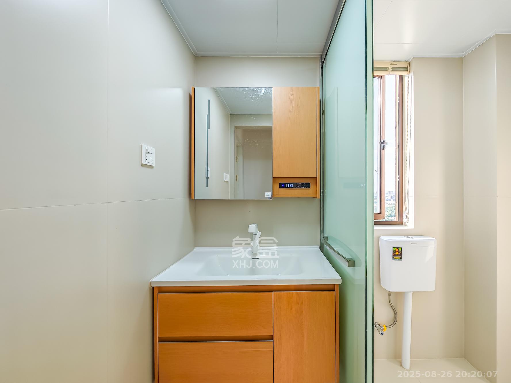 绿地海外滩二期  1室0厅0卫    79.8万 绿地海外滩二期  1室0厅0卫    79.8万卫生间