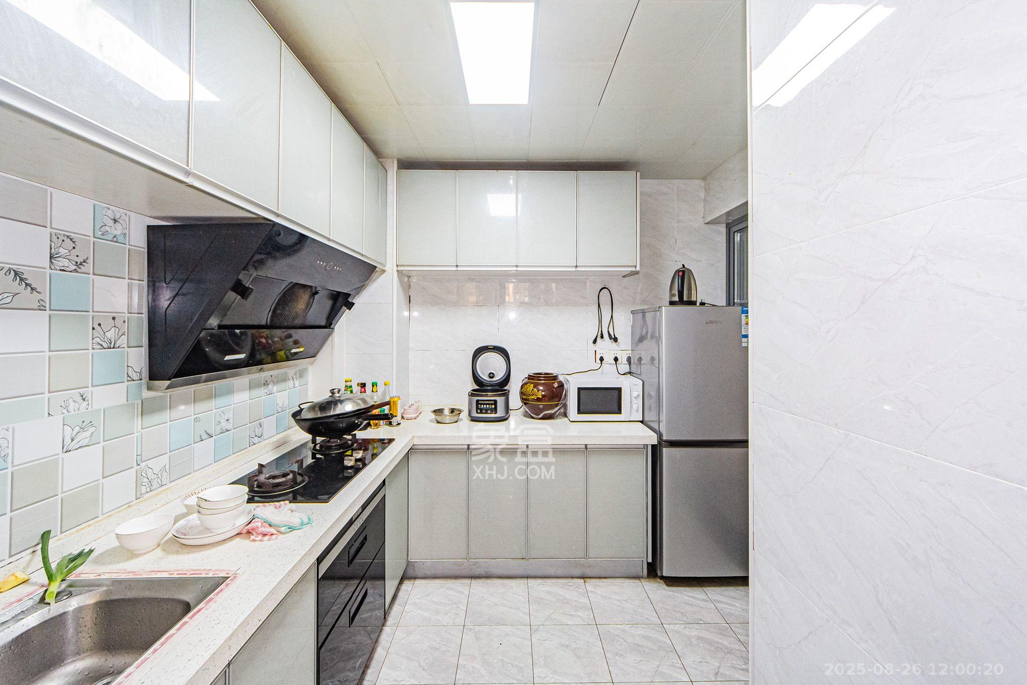 北辰三角洲E3区  3室2厅2卫    3500.0元/月 北辰三角洲E3区  3室2厅2卫    3500.0元/月室内图