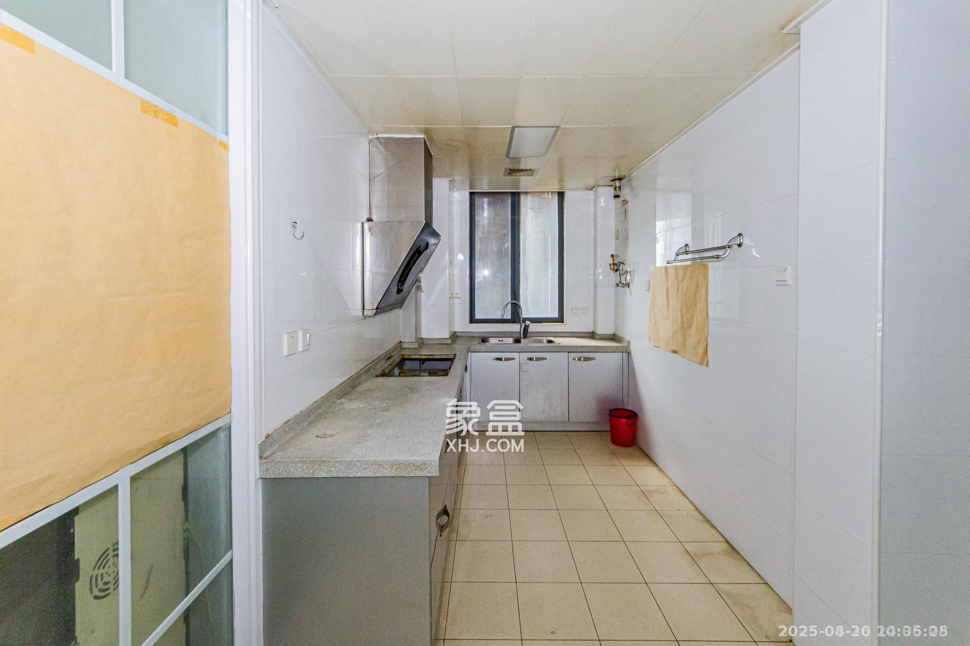 湘江世纪城富湾国际  5室2厅2卫    6000.0元/月 湘江世纪城富湾国际  5室2厅2卫    6000.0元/月室内图