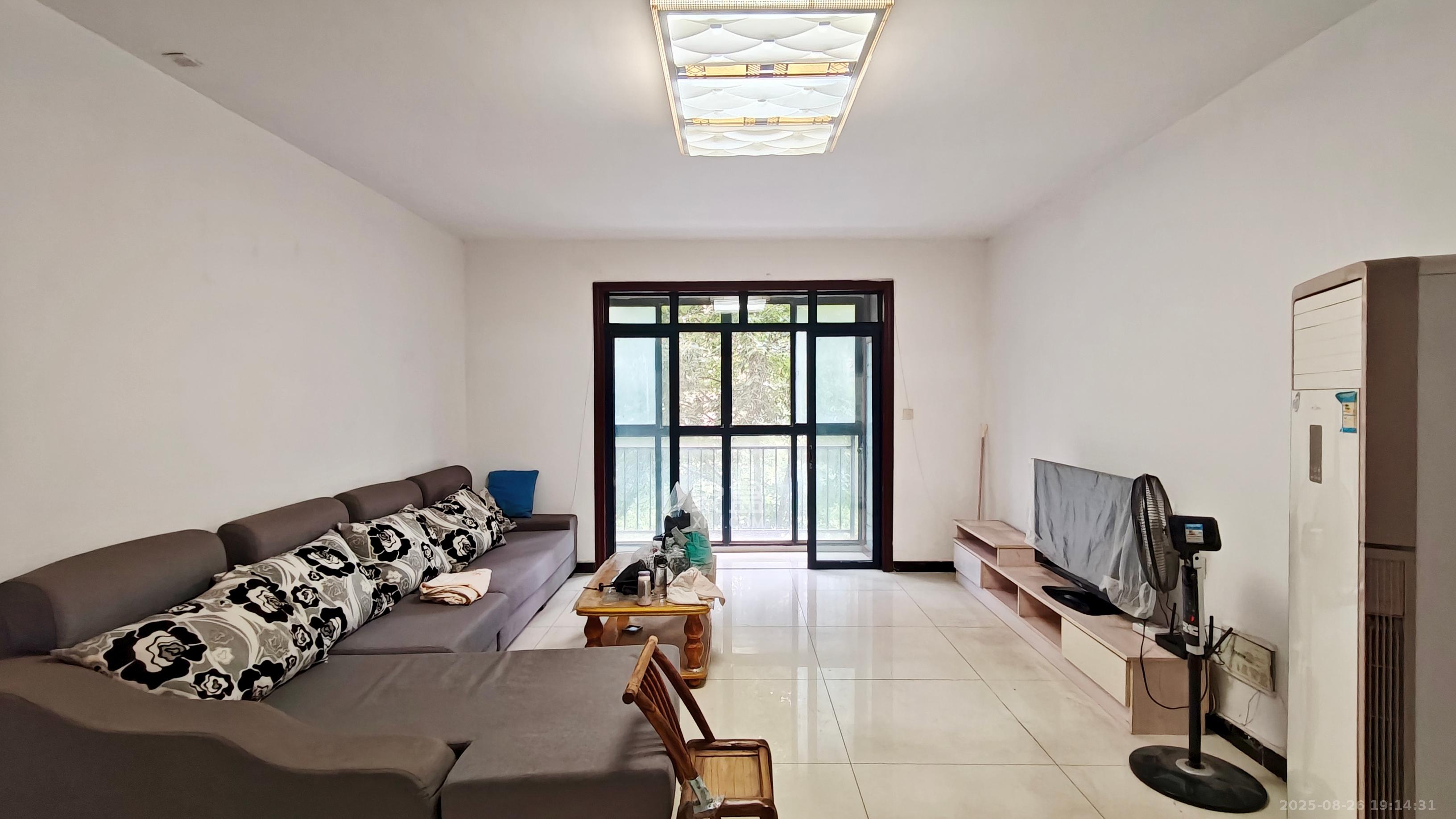 中建麓山和苑  3室2厅2卫    1800.0元/月 中建麓山和苑  3室2厅2卫    1800.0元/月