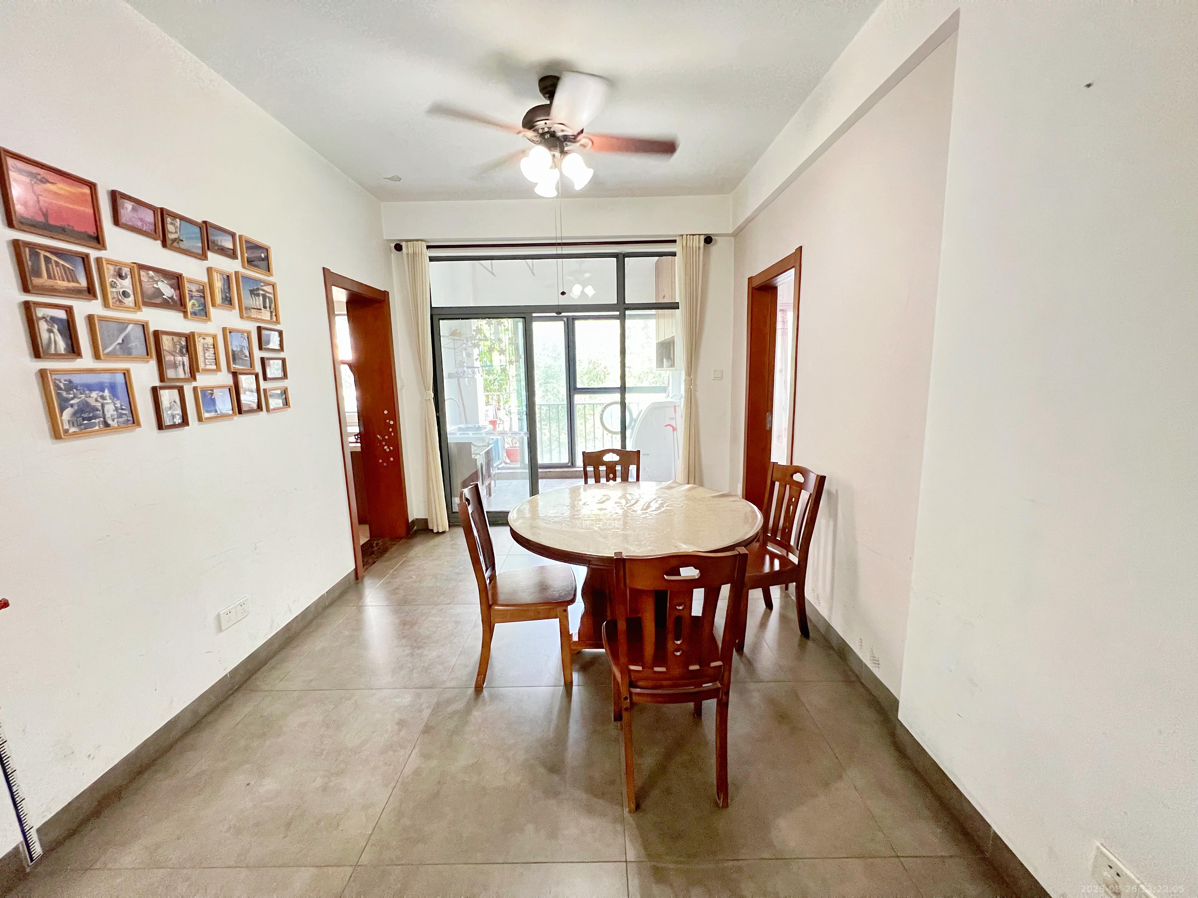 中城丽景香山园 3室2厅2卫 3500.0元/月 中城丽景香山园 3室2厅2卫 3500.0元/月室内图