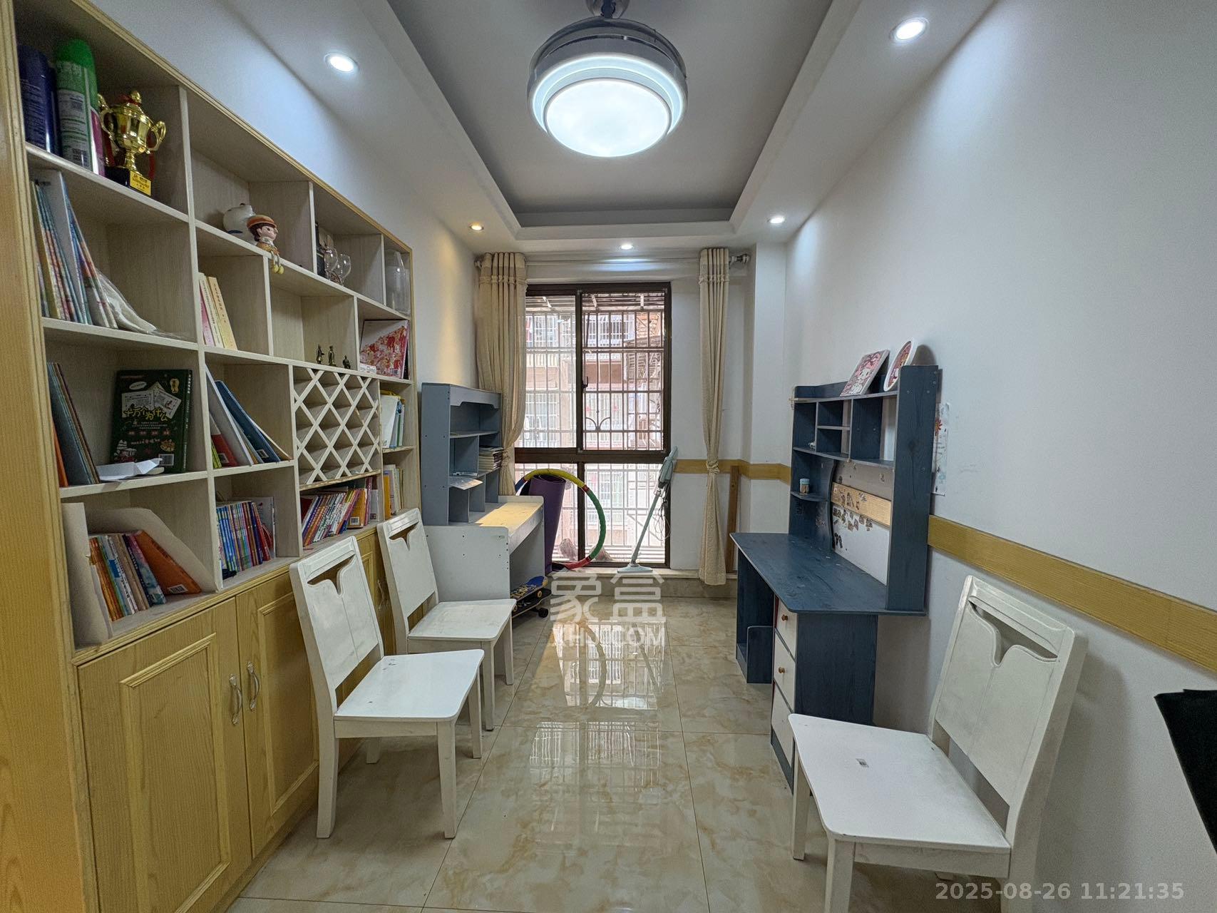 泊林晶城  3室2厅1卫    2200.0元/月室内图