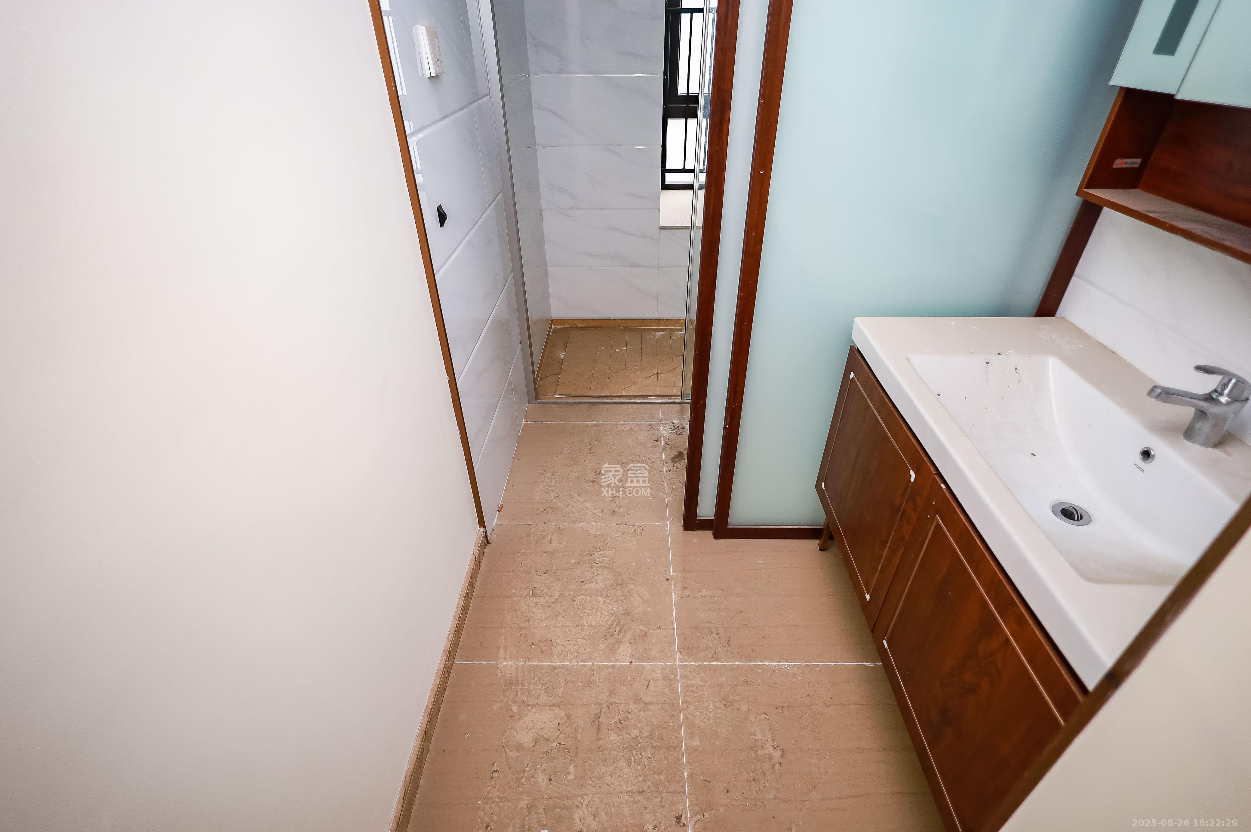 碧桂园荟隽棠  4室2厅2卫    126.0万卫生间