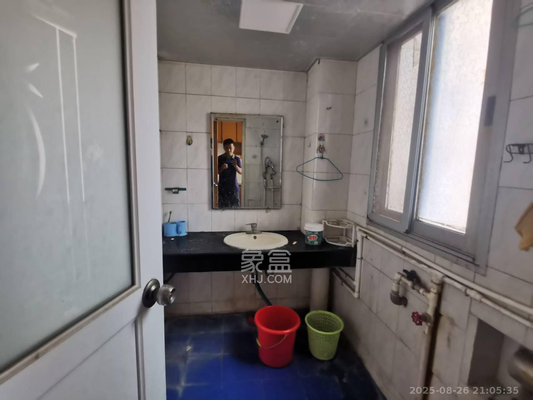 长沙外国语学校职工宿舍(长外宿舍)  2室1厅1卫    1800.0元/月 长沙外国语学校职工宿舍(长外宿舍)  2室1厅1卫    1800.0元/月室内图