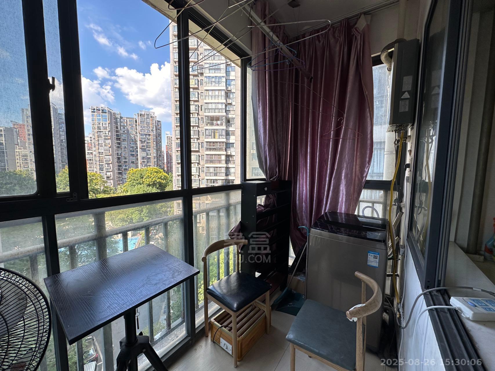 城市风景  1室1厅1卫   1500.00元/月室内图