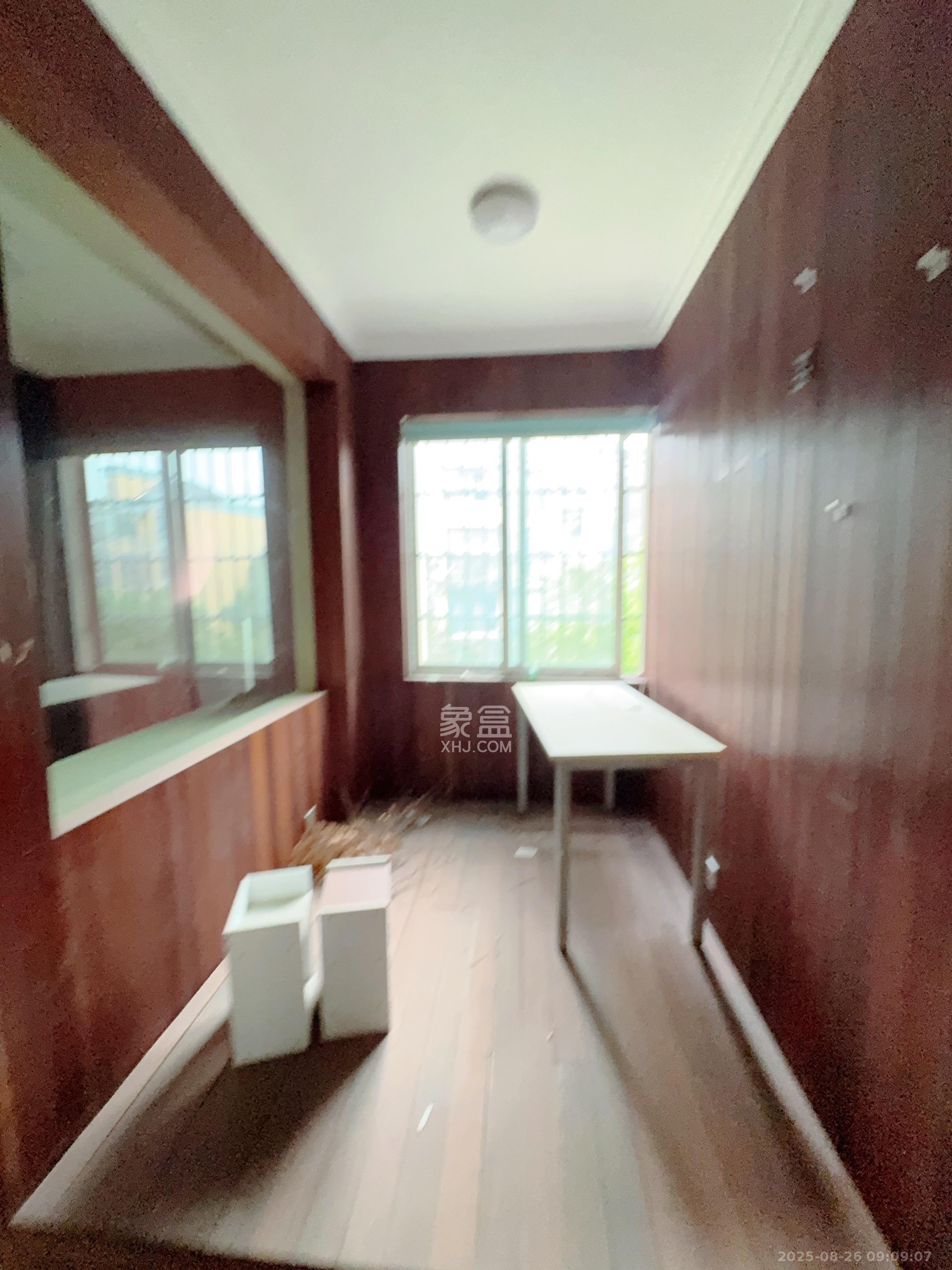 山水湾  3室2厅1卫   2000.00元/月室内图