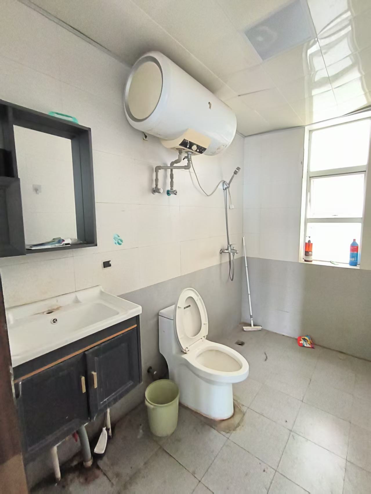 景瑞花园  3室1厅1卫    3000.0元/月 景瑞花园  3室1厅1卫    3000.0元/月室内图