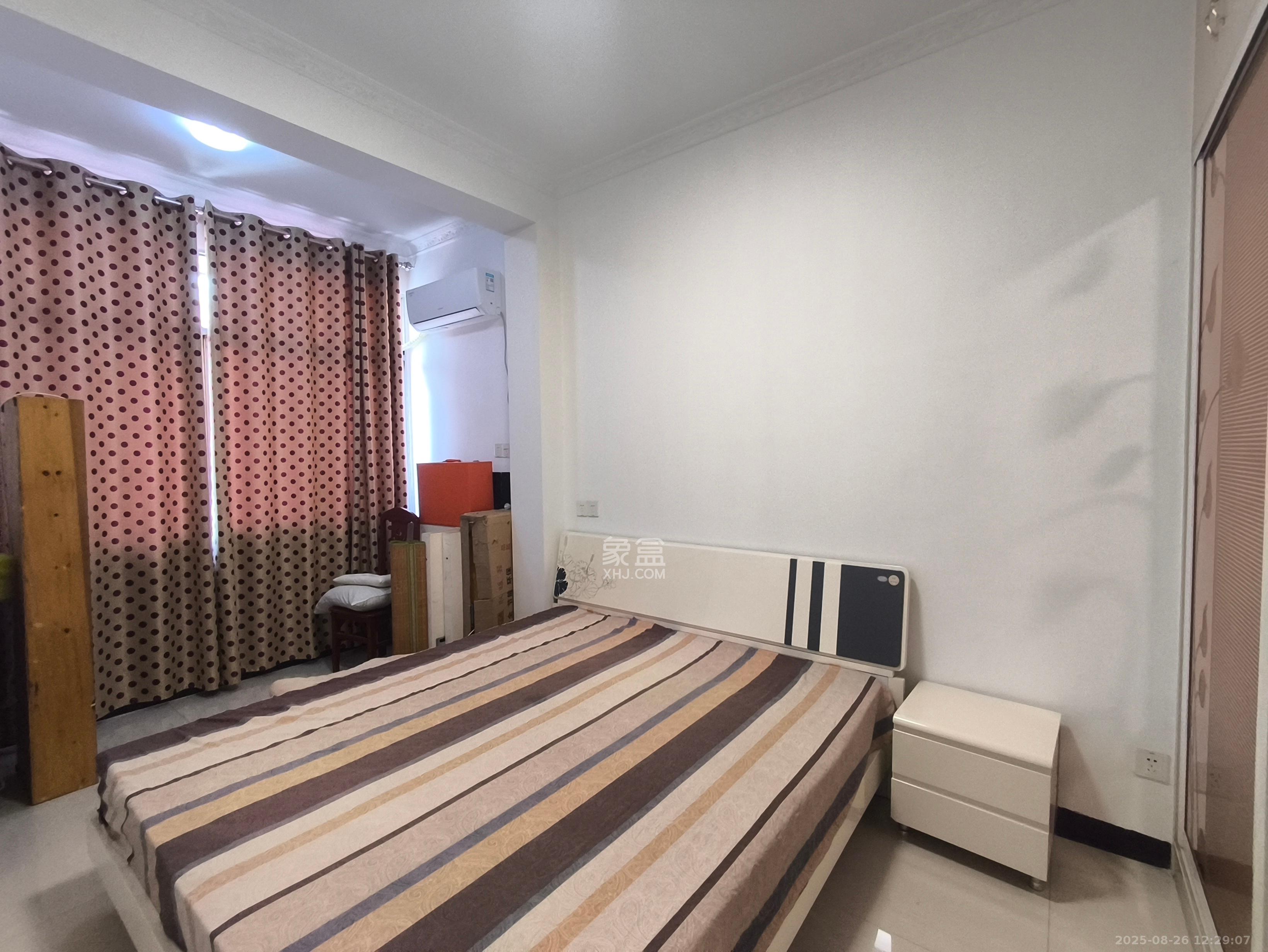 靳江小区  2室1厅1卫    2000.0元/月 靳江小区  2室1厅1卫    2000.0元/月室内图