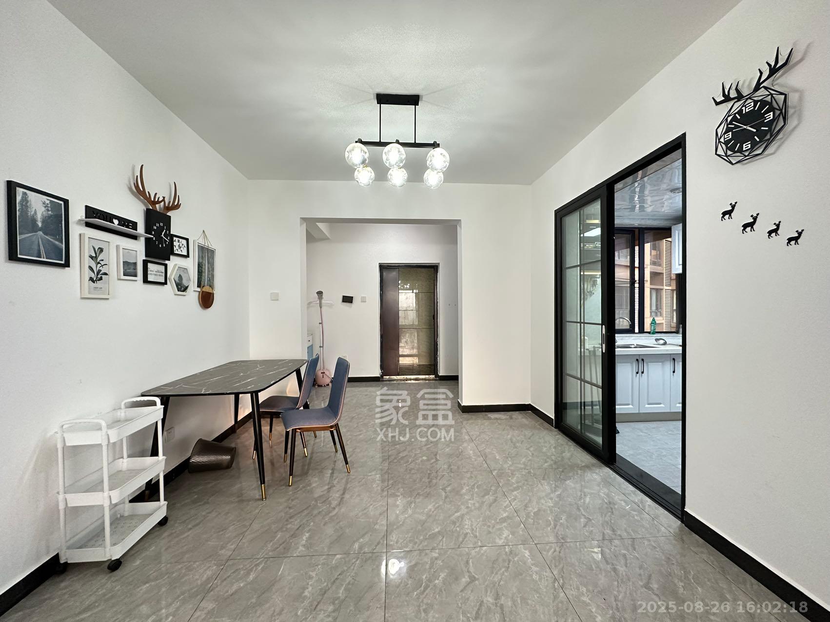 荣悦台 3室2厅2卫 4000.0元/月 荣悦台 3室2厅2卫 4000.0元/月室内图