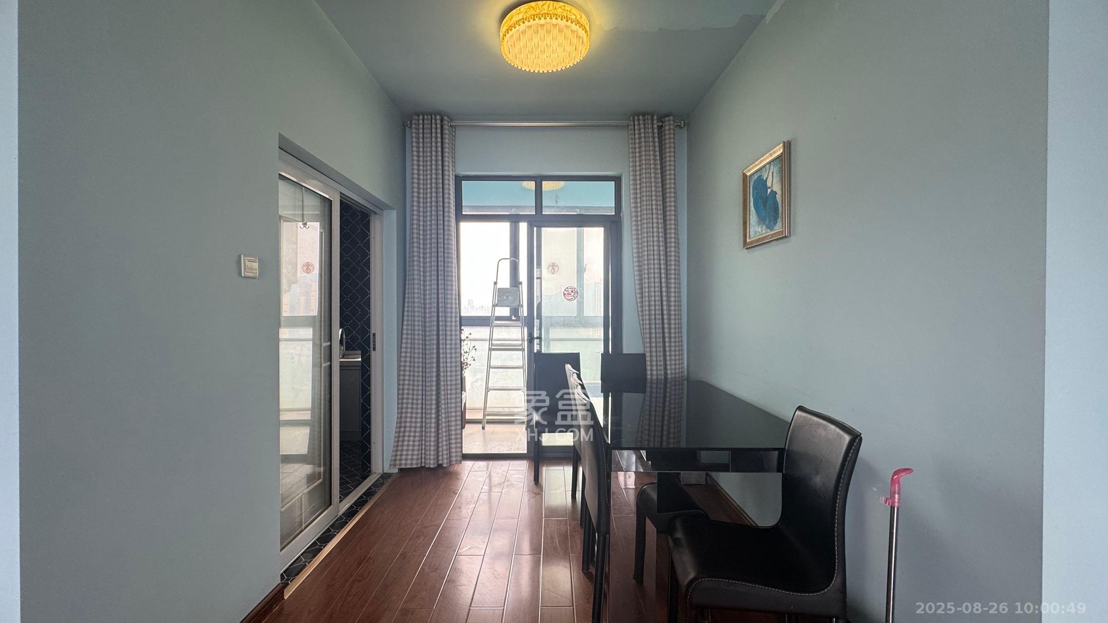 金科东方大院三四期 3室2厅2卫 2600.0元/月 金科东方大院三四期 3室2厅2卫 2600.0元/月室内图