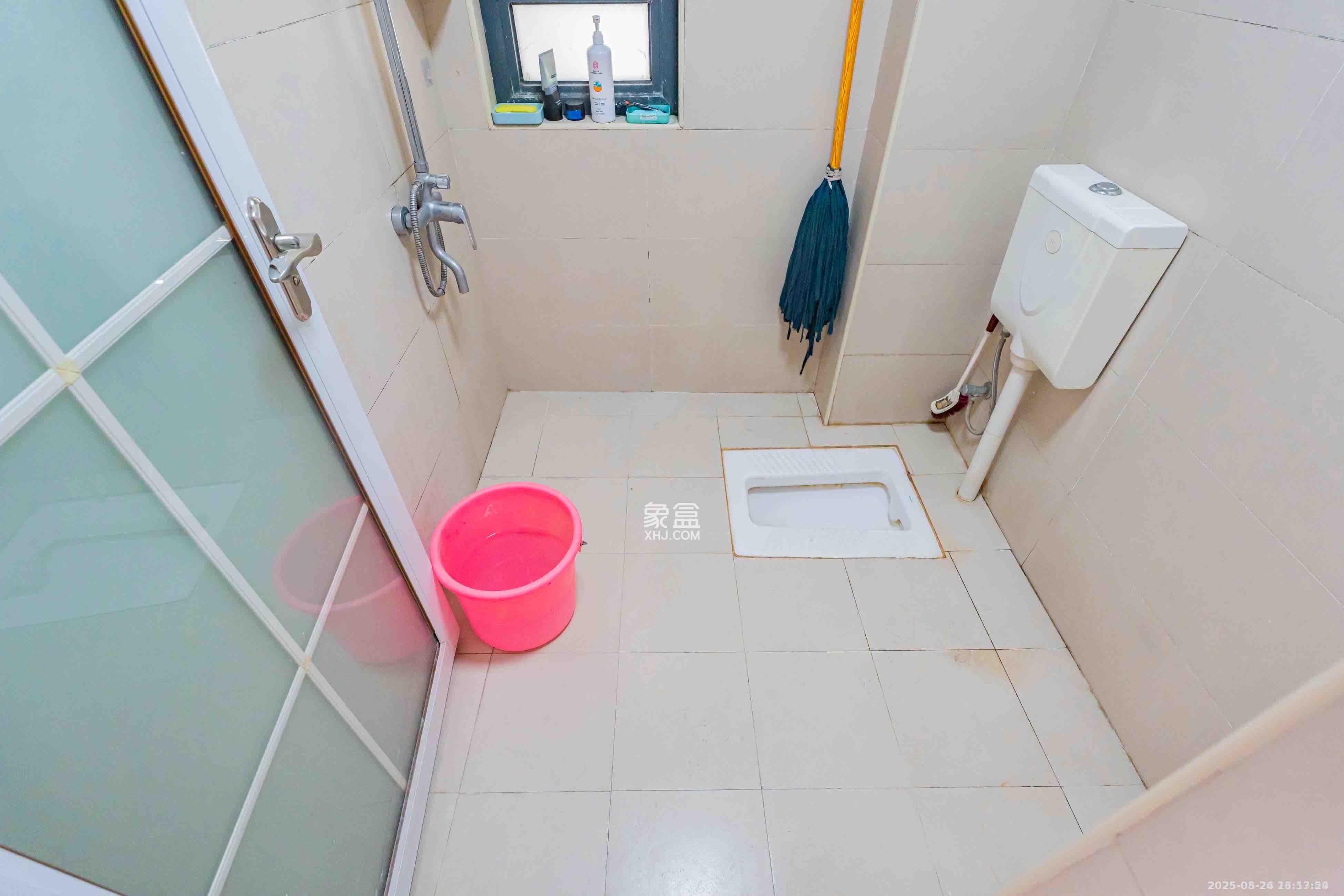 藏珑湖上国际花园 2室2厅1卫 2500.0元/月 藏珑湖上国际花园 2室2厅1卫 2500.0元/月室内图