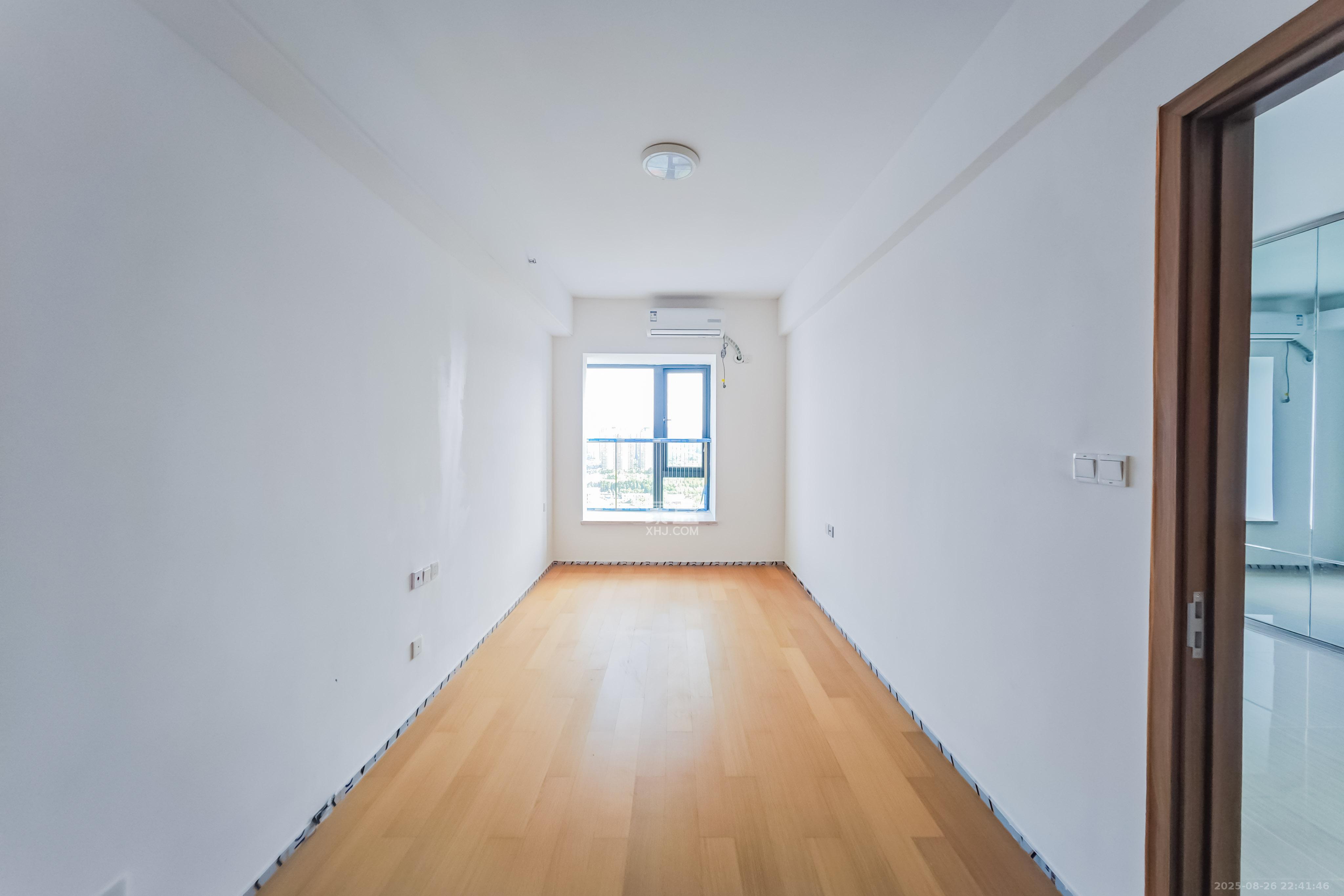 恒大国际广场  1室1厅1卫    36.6万 恒大国际广场  1室1厅1卫    36.6万卧室