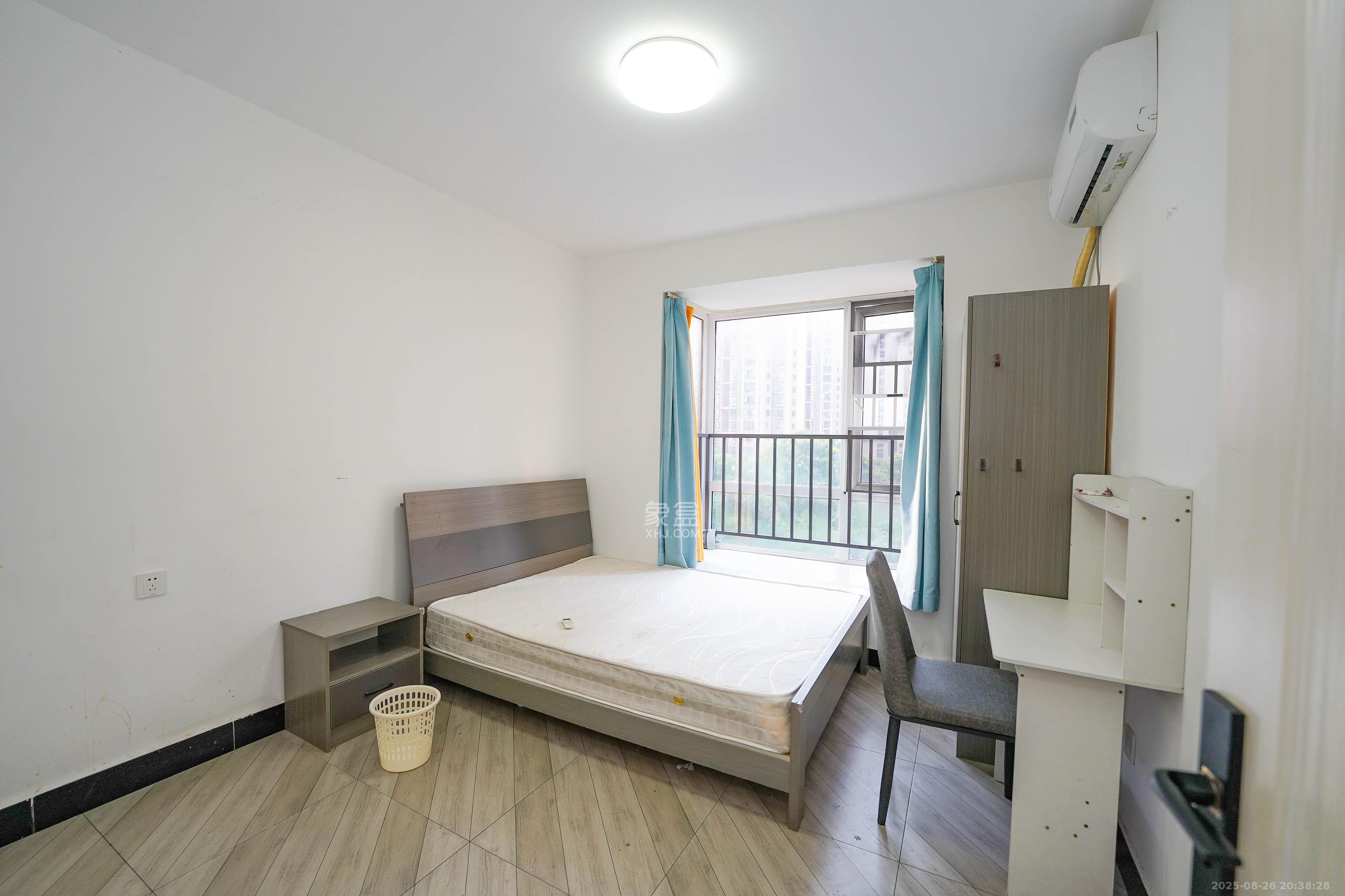 丽发新城  2室2厅1卫    58.0万 丽发新城  2室2厅1卫    58.0万卧室