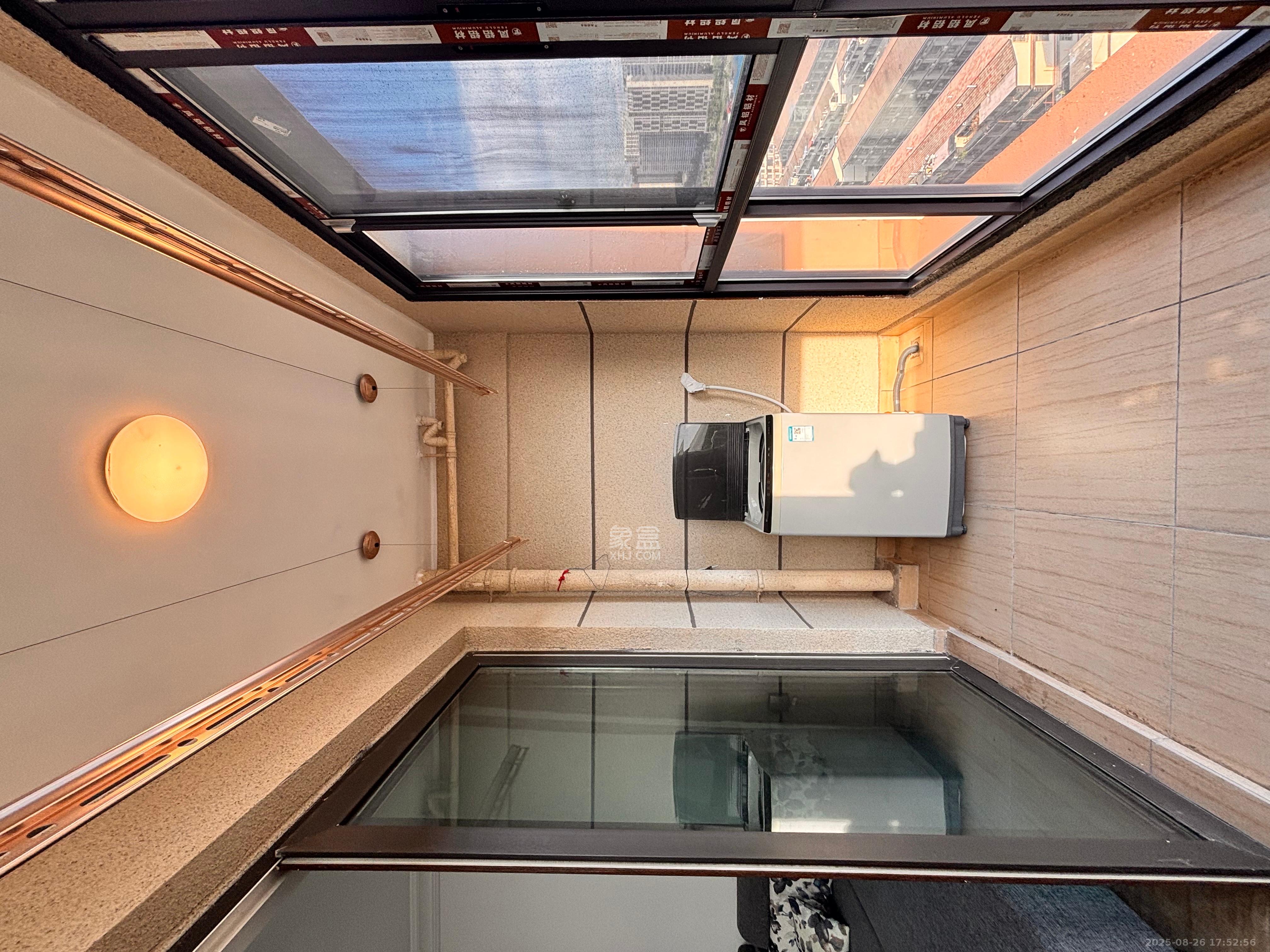 碧桂园星城首府 3室2厅2卫 2500.0元/月 碧桂园星城首府 3室2厅2卫 2500.0元/月室内图