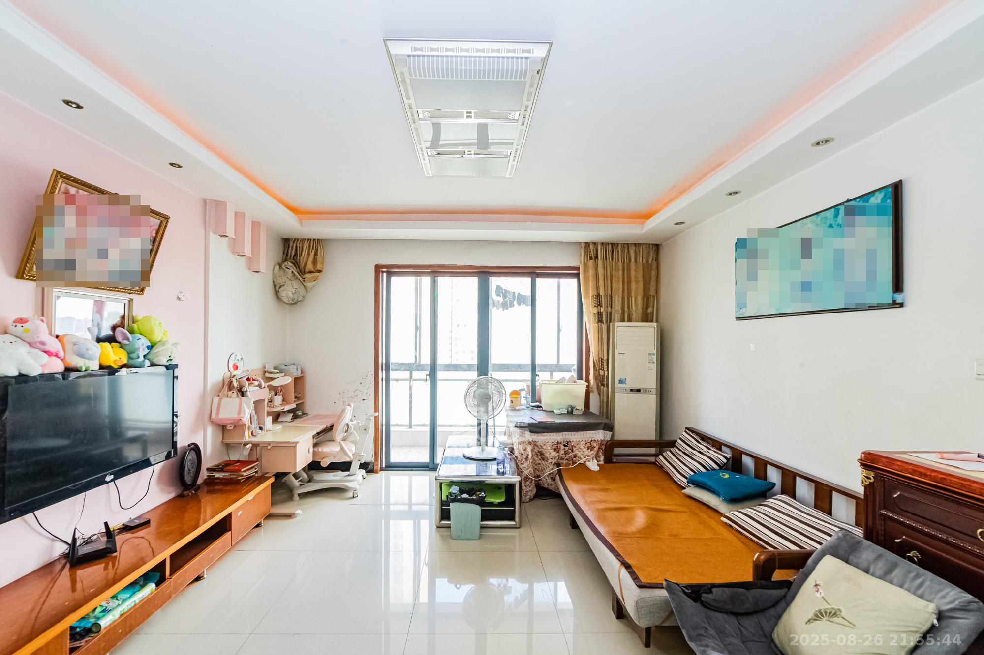 湘江北尚  3室2厅2卫    108.0万 湘江北尚  3室2厅2卫    108.0万客厅