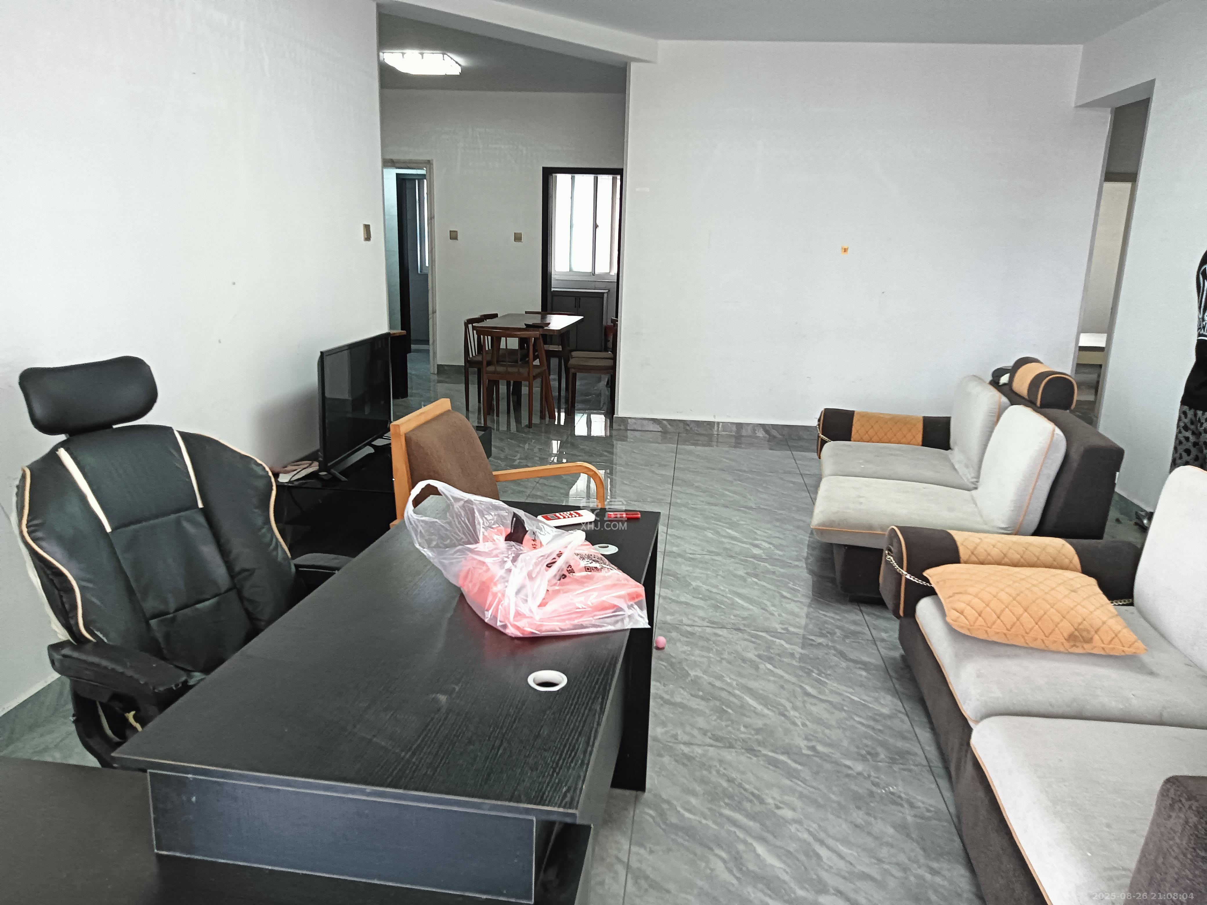东门壹号家园  3室2厅2卫   2700.00元/月室内图1
