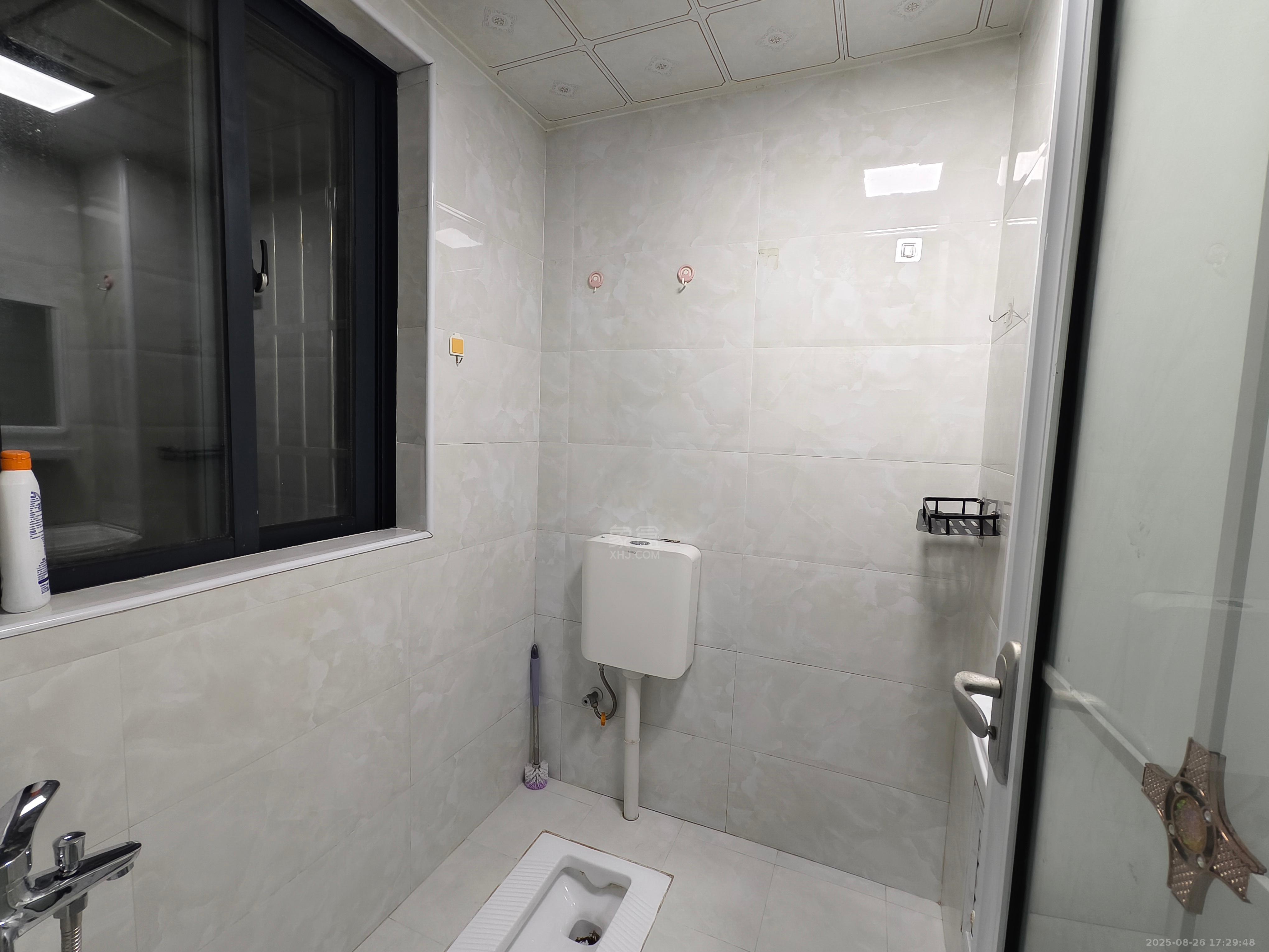 中建御山和苑  1室1厅1卫    1600.0元/月室内图