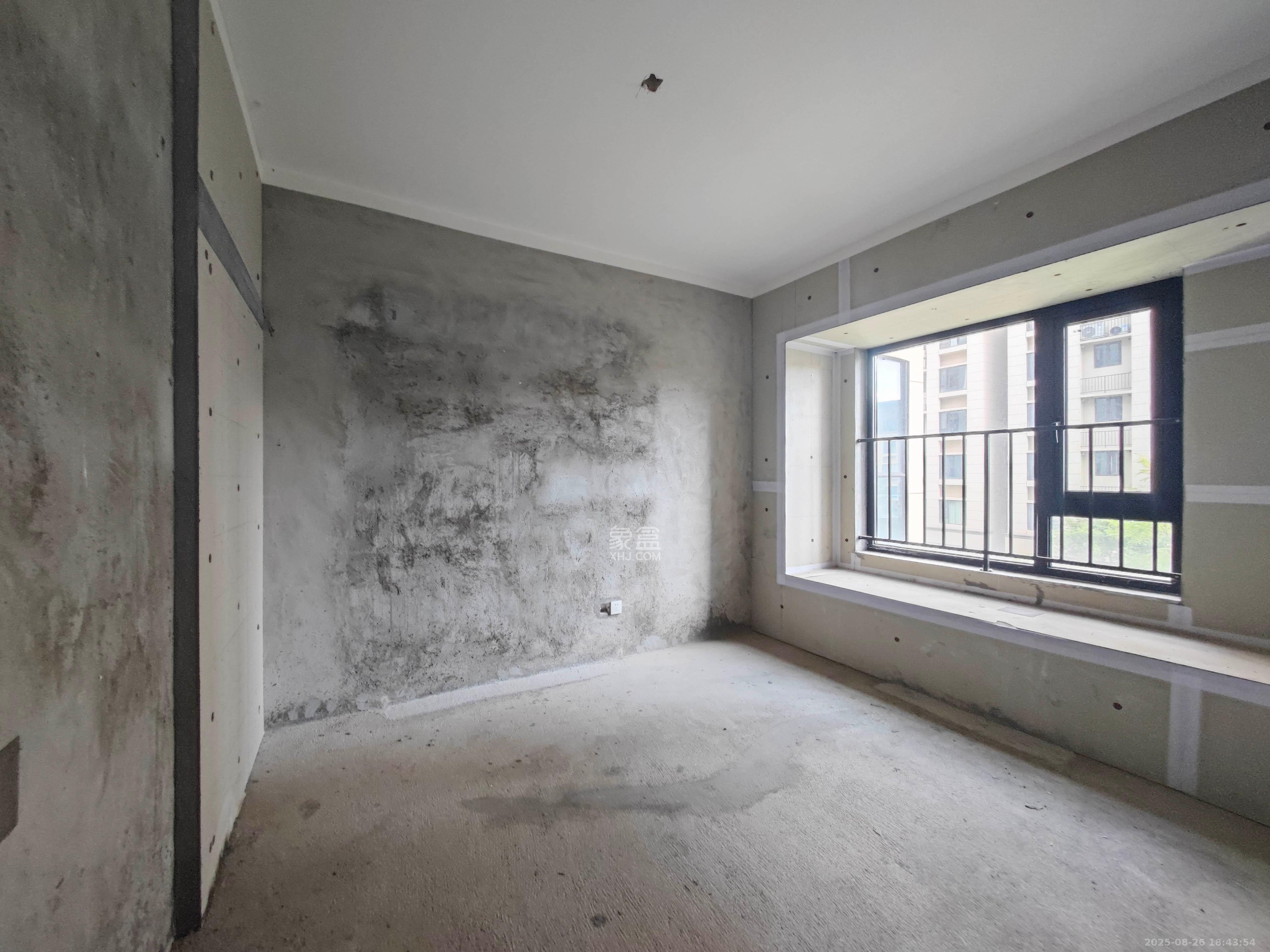 远洋红星天铂一期 4室2厅2卫 149.0万 远洋红星天铂一期 4室2厅2卫 149.0万卧室