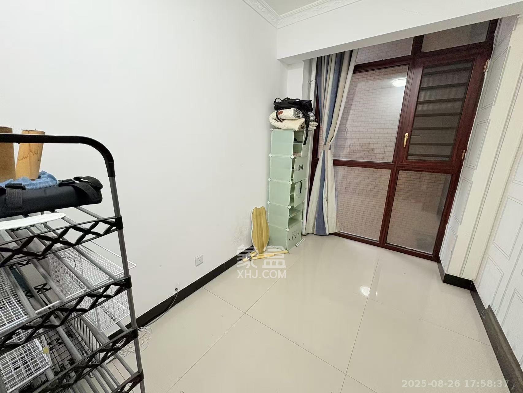 三景华御 3室2厅2卫 1700.0元/月 三景华御 3室2厅2卫 1700.0元/月室内图