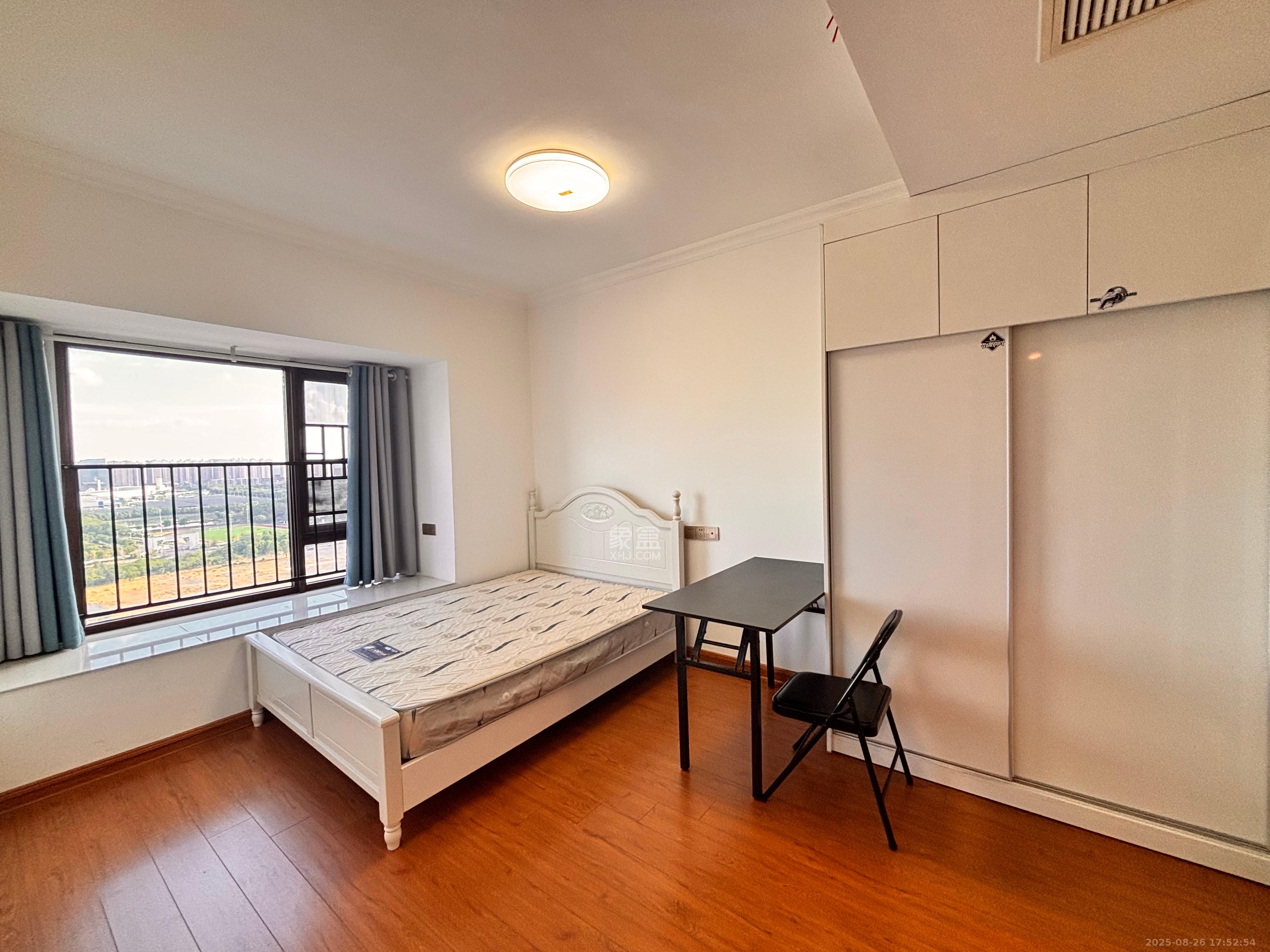 碧桂园星城首府 3室2厅2卫 2500.0元/月 碧桂园星城首府 3室2厅2卫 2500.0元/月室内图