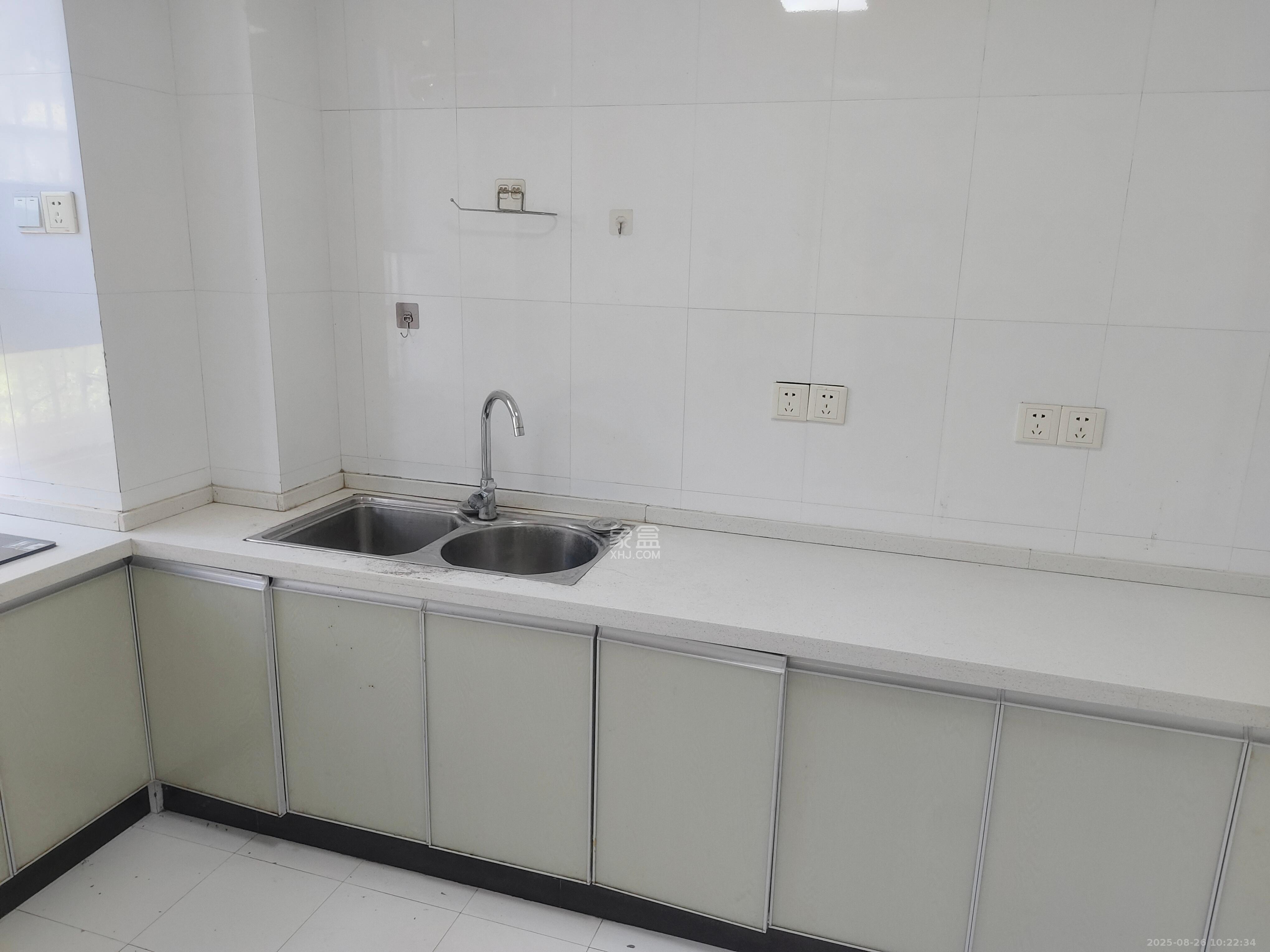 三湘小区  3室2厅2卫   1600.00元/月室内图