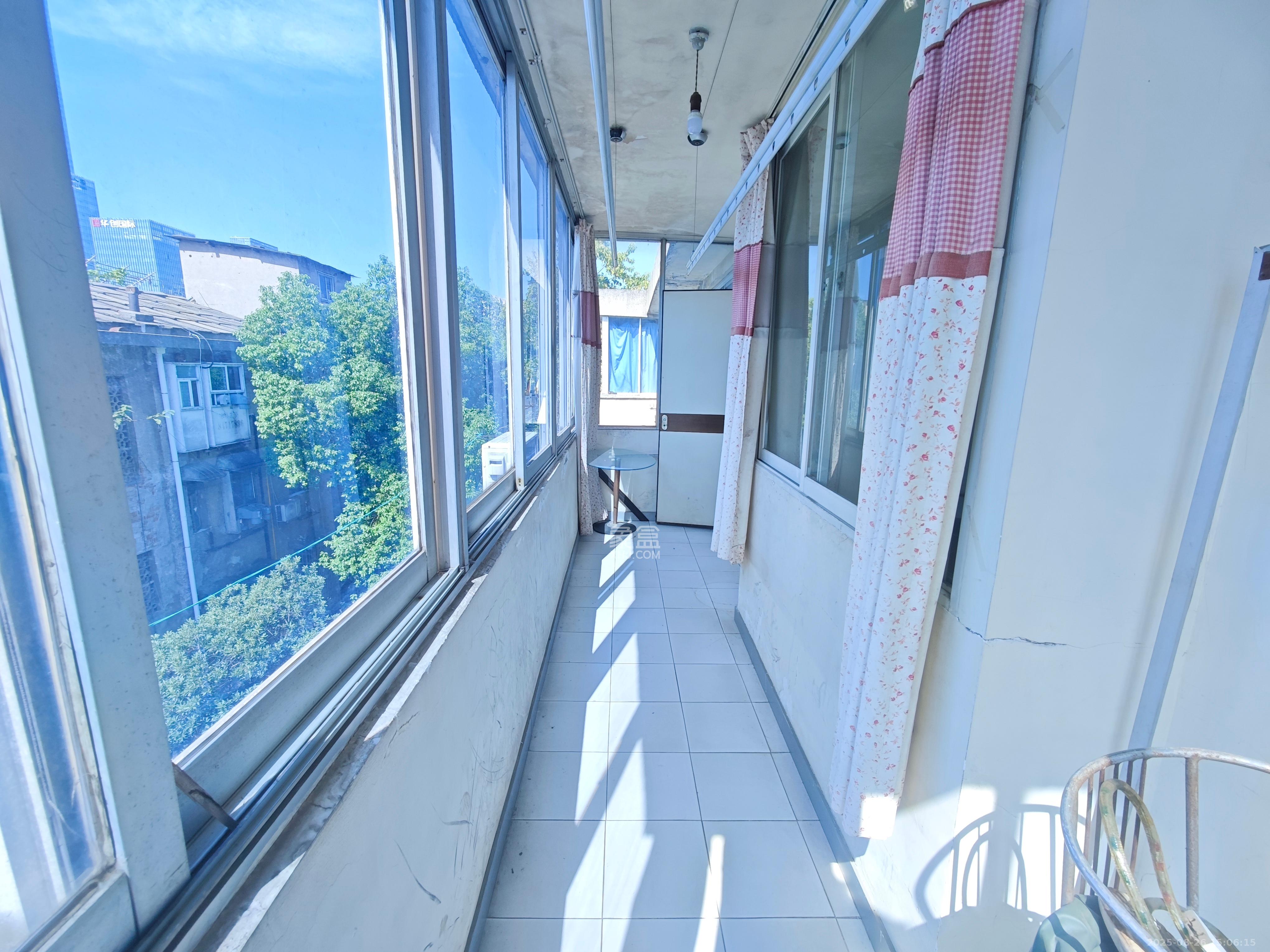 建湘新村  3室2厅1卫   1250.00元/月