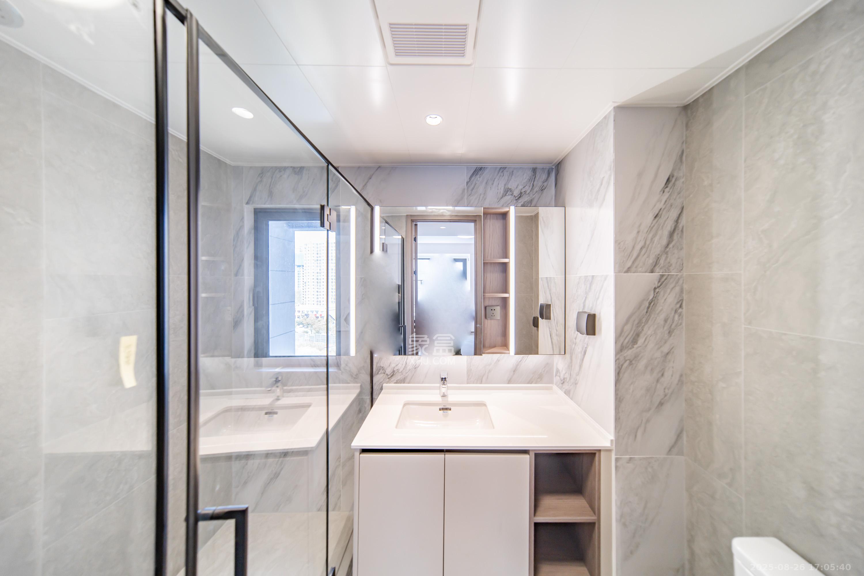 华润置地润樾府  4室2厅2卫    170.0万 华润置地润樾府  4室2厅2卫    170.0万卫生间