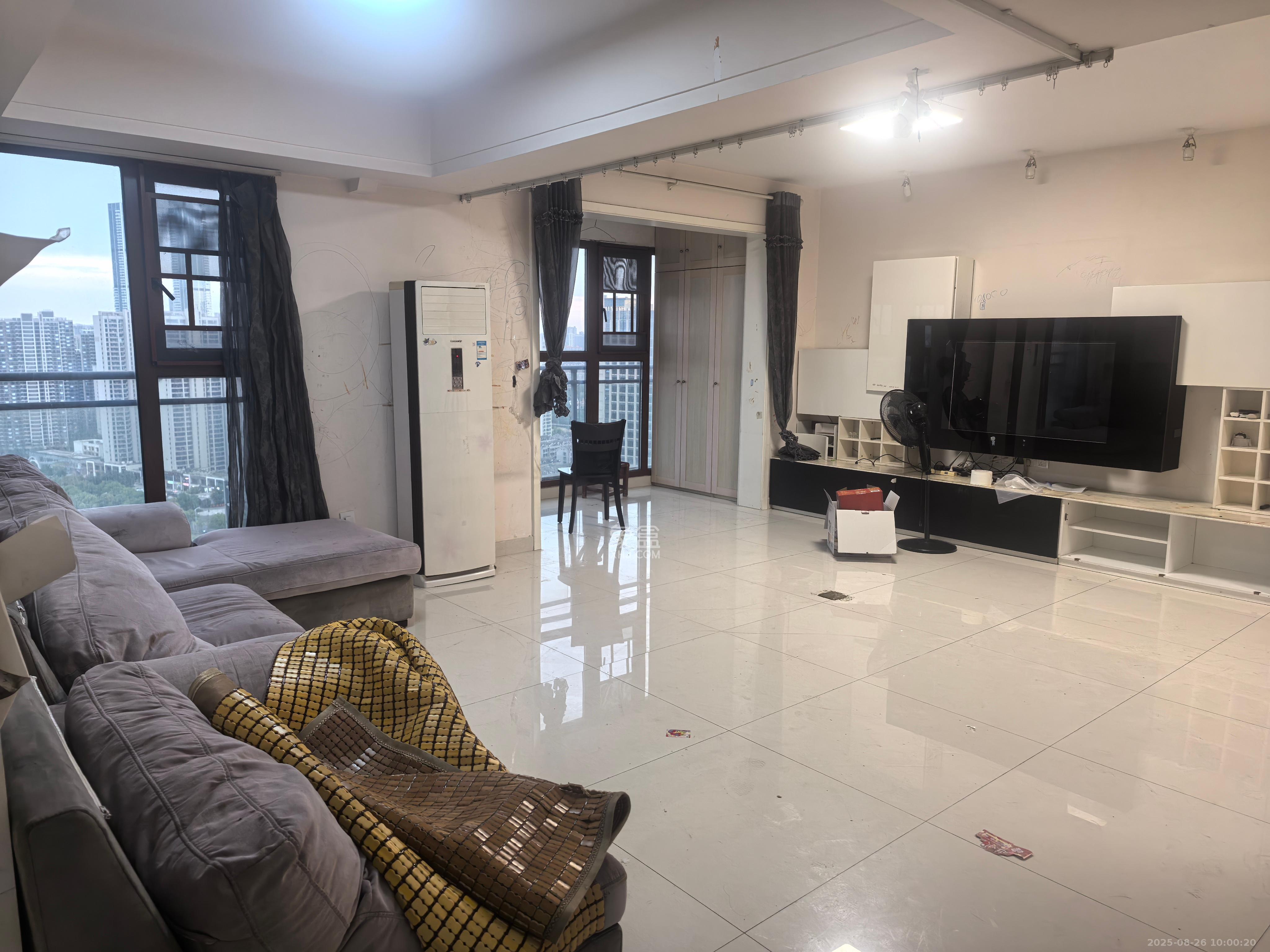 江河双水湾 2室1厅1卫 2400.0元/月 江河双水湾 2室1厅1卫 2400.0元/月室内图