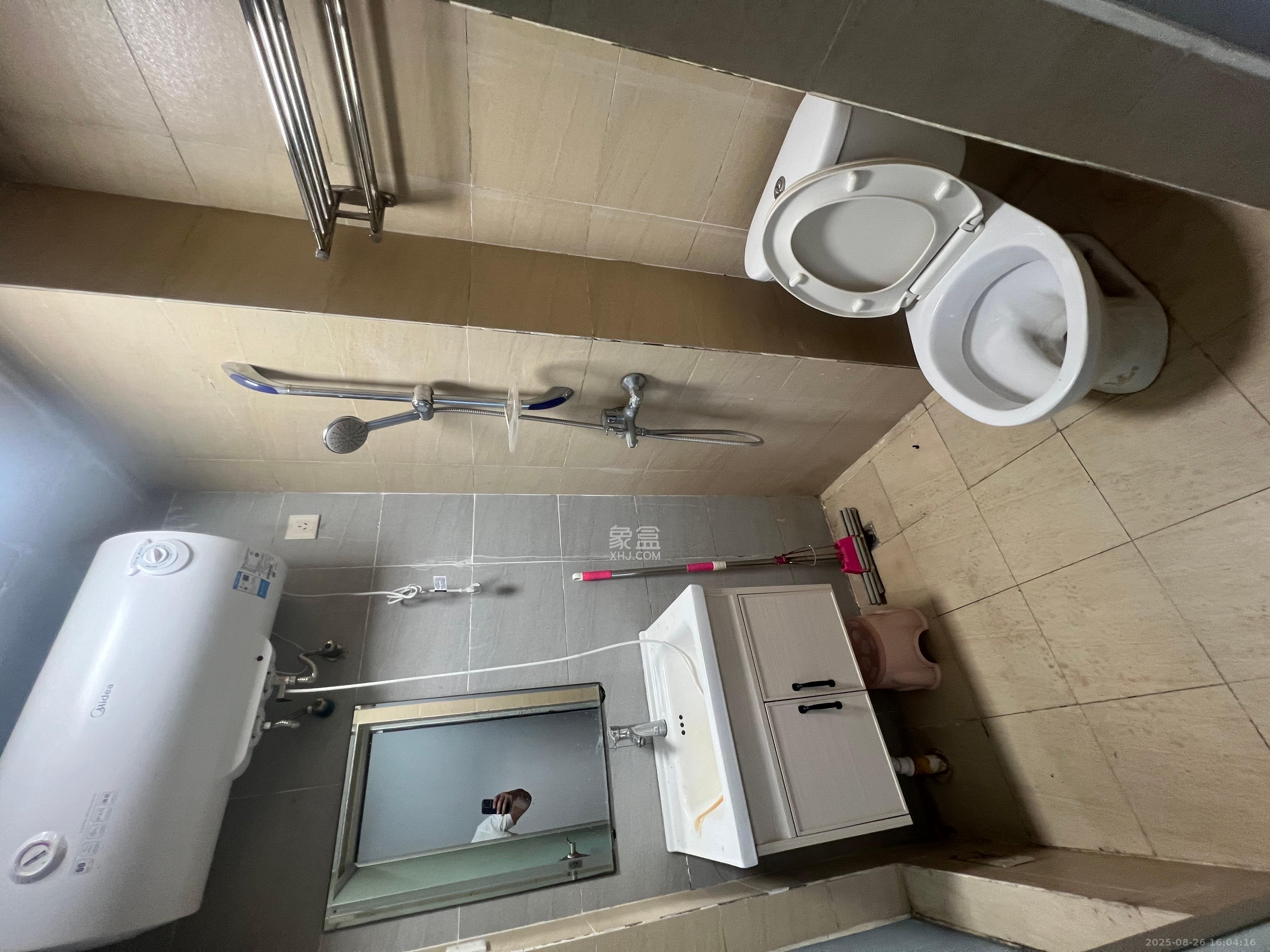 长盛上东区 1室1厅1卫 1700.0元/月 长盛上东区 1室1厅1卫 1700.0元/月室内图