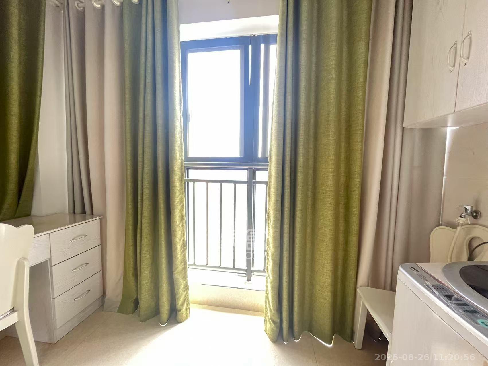 荣盛花语馨苑  3室2厅1卫    2600.0元/月 荣盛花语馨苑  3室2厅1卫    2600.0元/月室内图