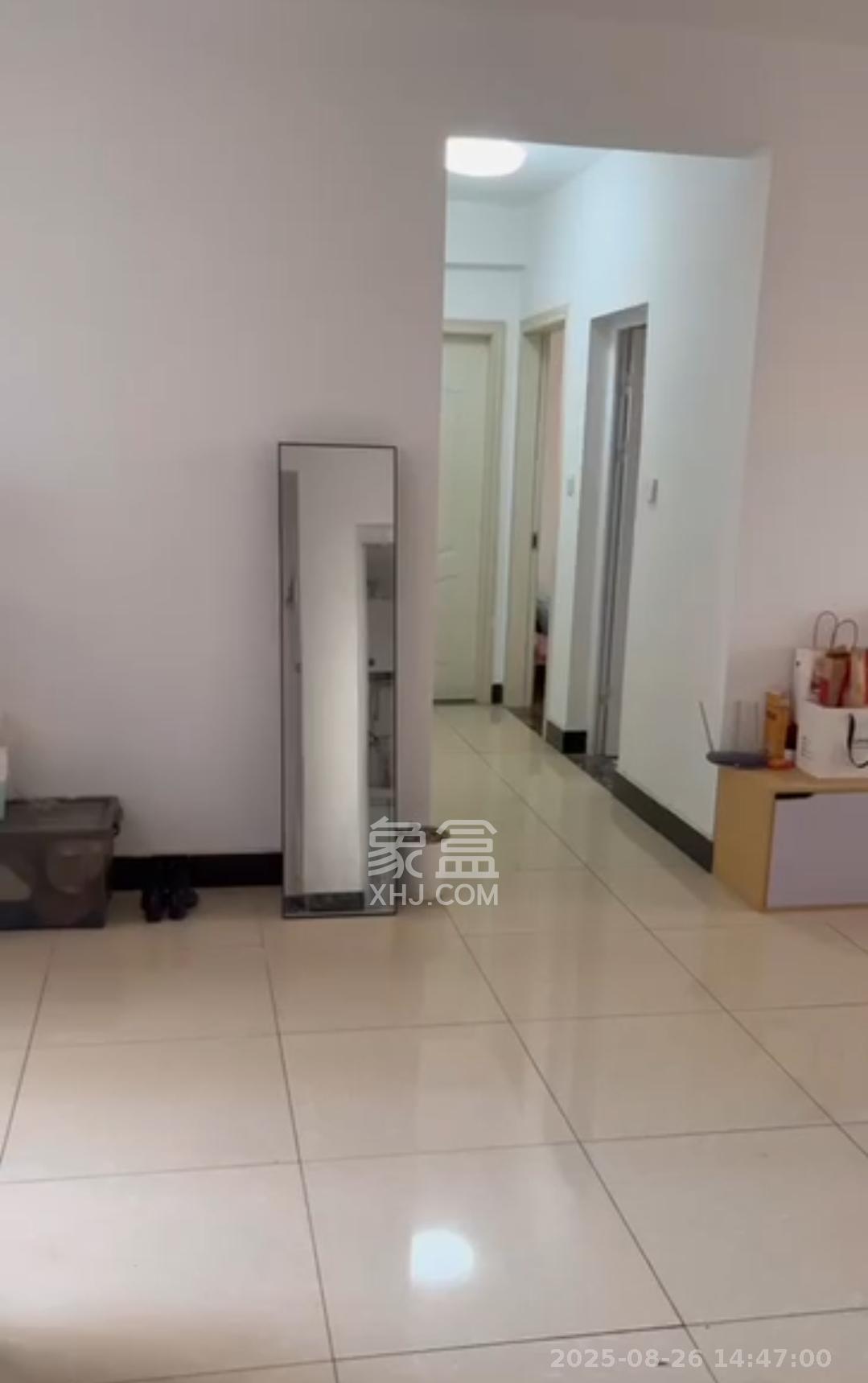 深业睿城  3室2厅2卫   2000.00元/月