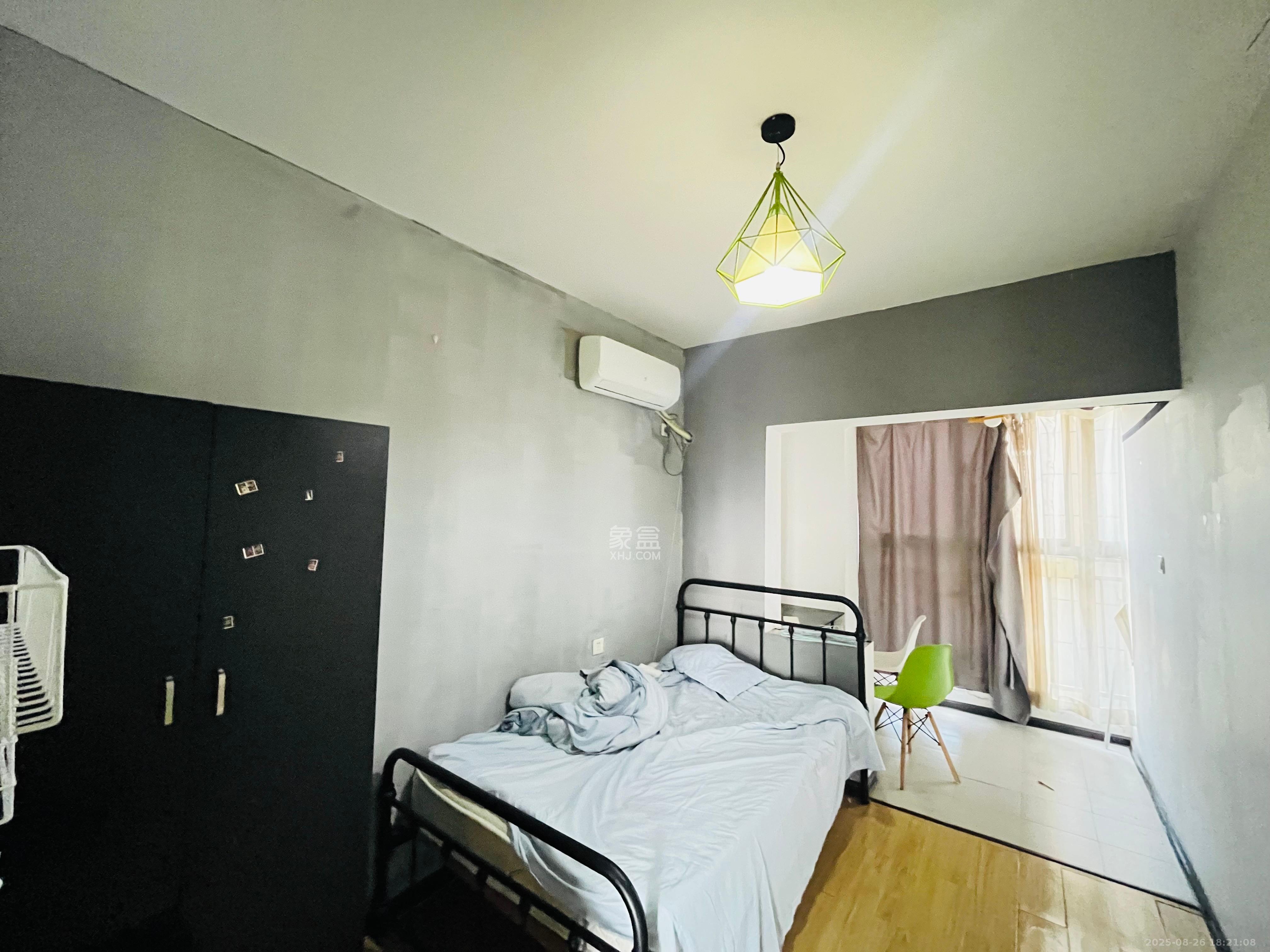 荣盛花语书苑  4室1厅2卫    2600.0元/月室内图