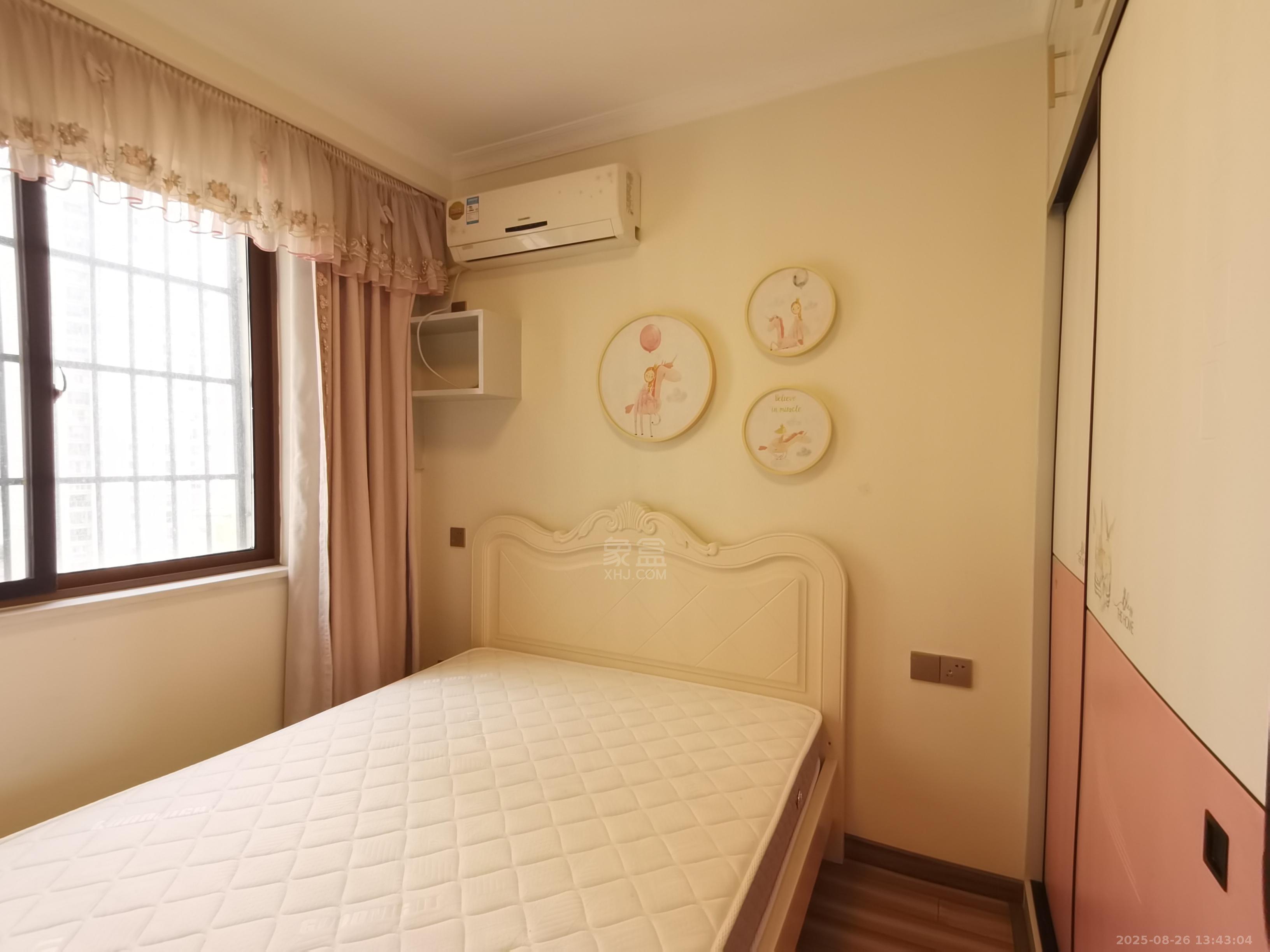 滨江花园  3室2厅2卫   2400.00元/月室内图