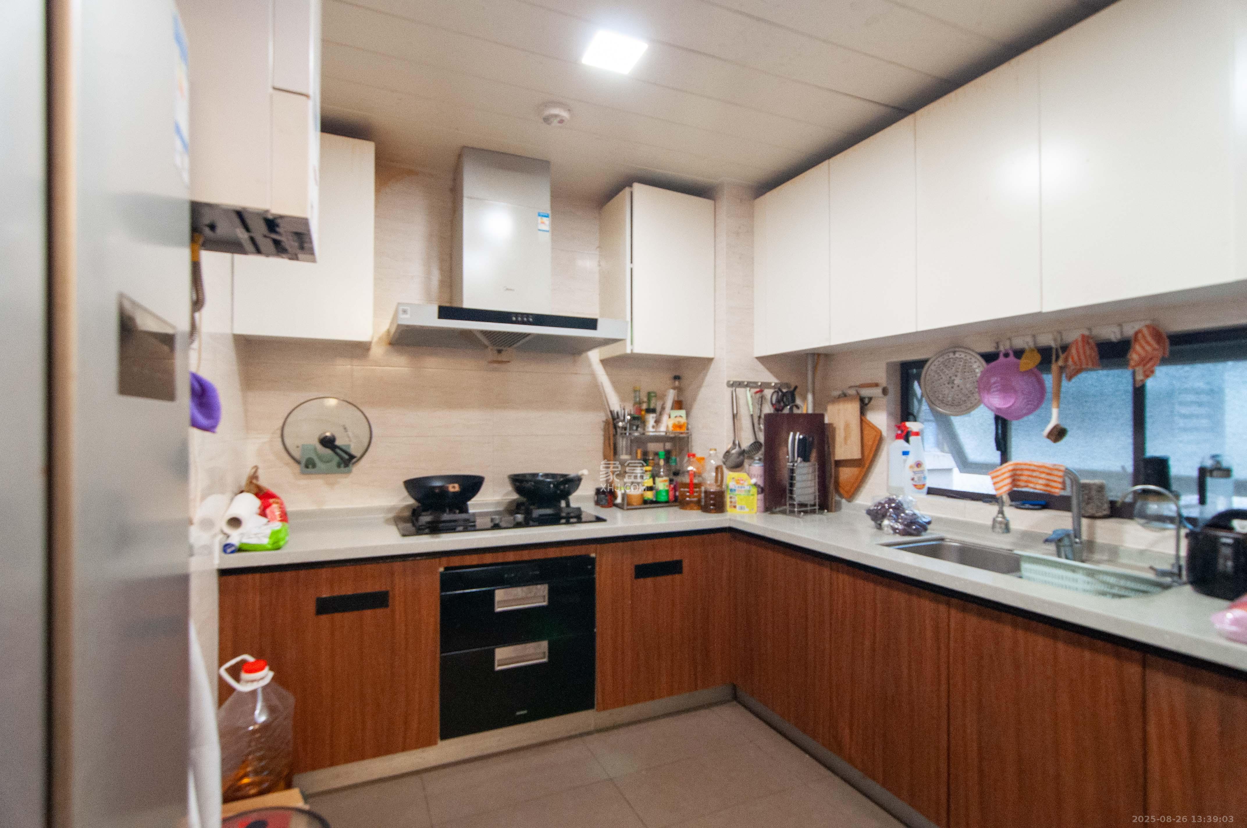 万科里梅溪郡 3室2厅2卫 208.0万 万科里梅溪郡 3室2厅2卫 208.0万厨房