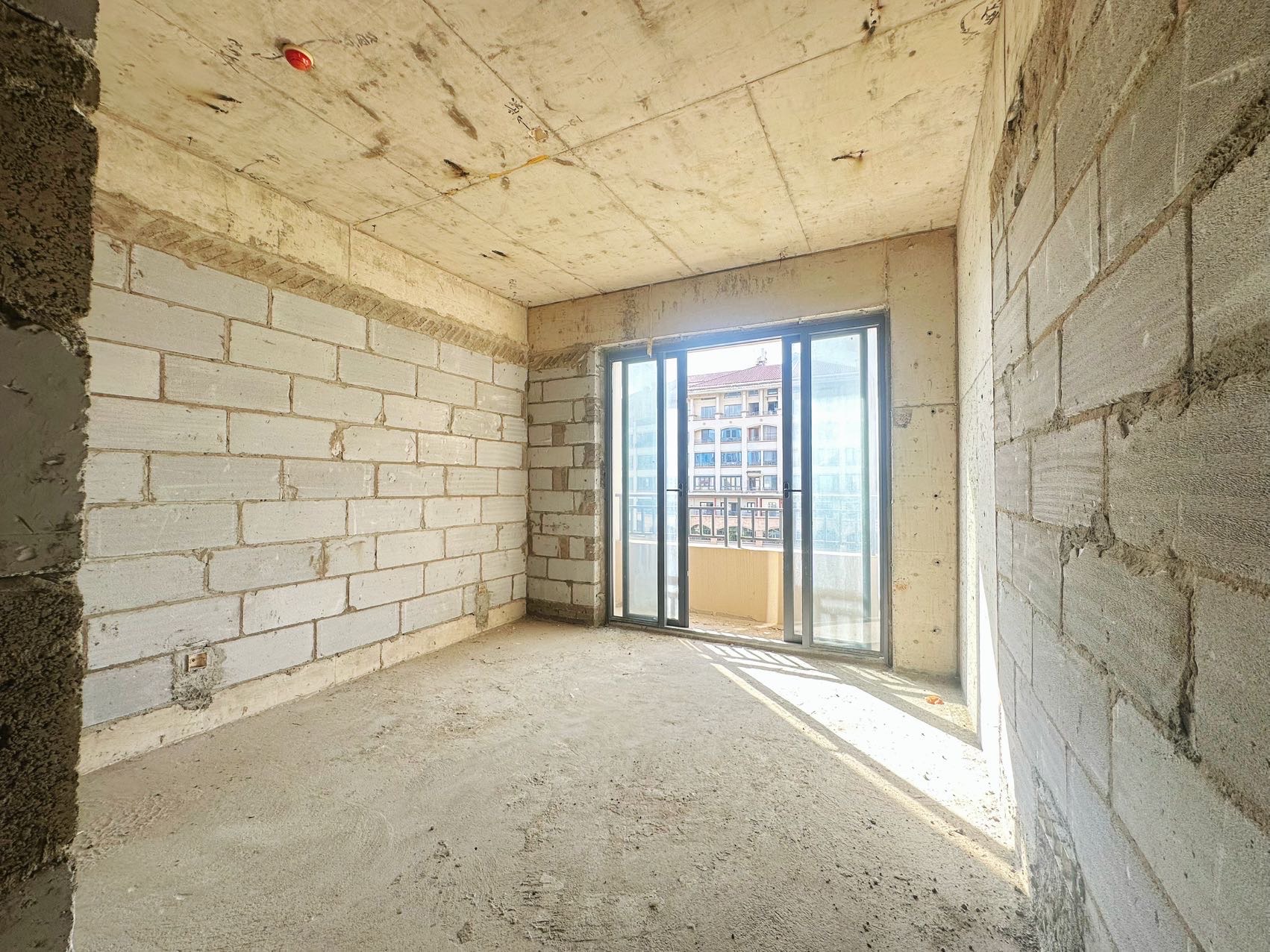 海口湾1号 4室2厅2卫 598.0万 海口湾1号 4室2厅2卫 598.0万客厅