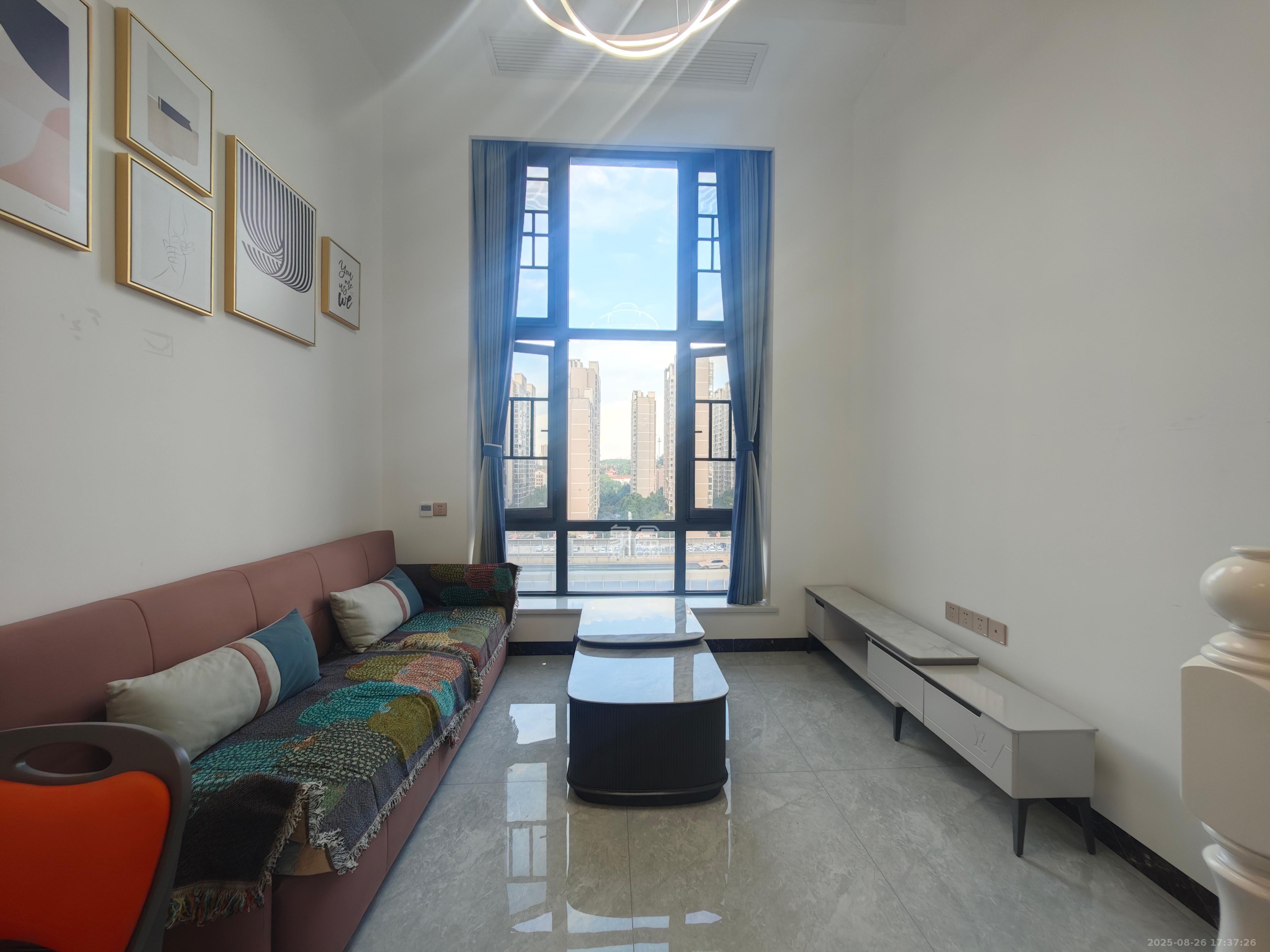 藏珑湖上公馆 2室2厅1卫 2500.0元/月 藏珑湖上公馆 2室2厅1卫 2500.0元/月室内图