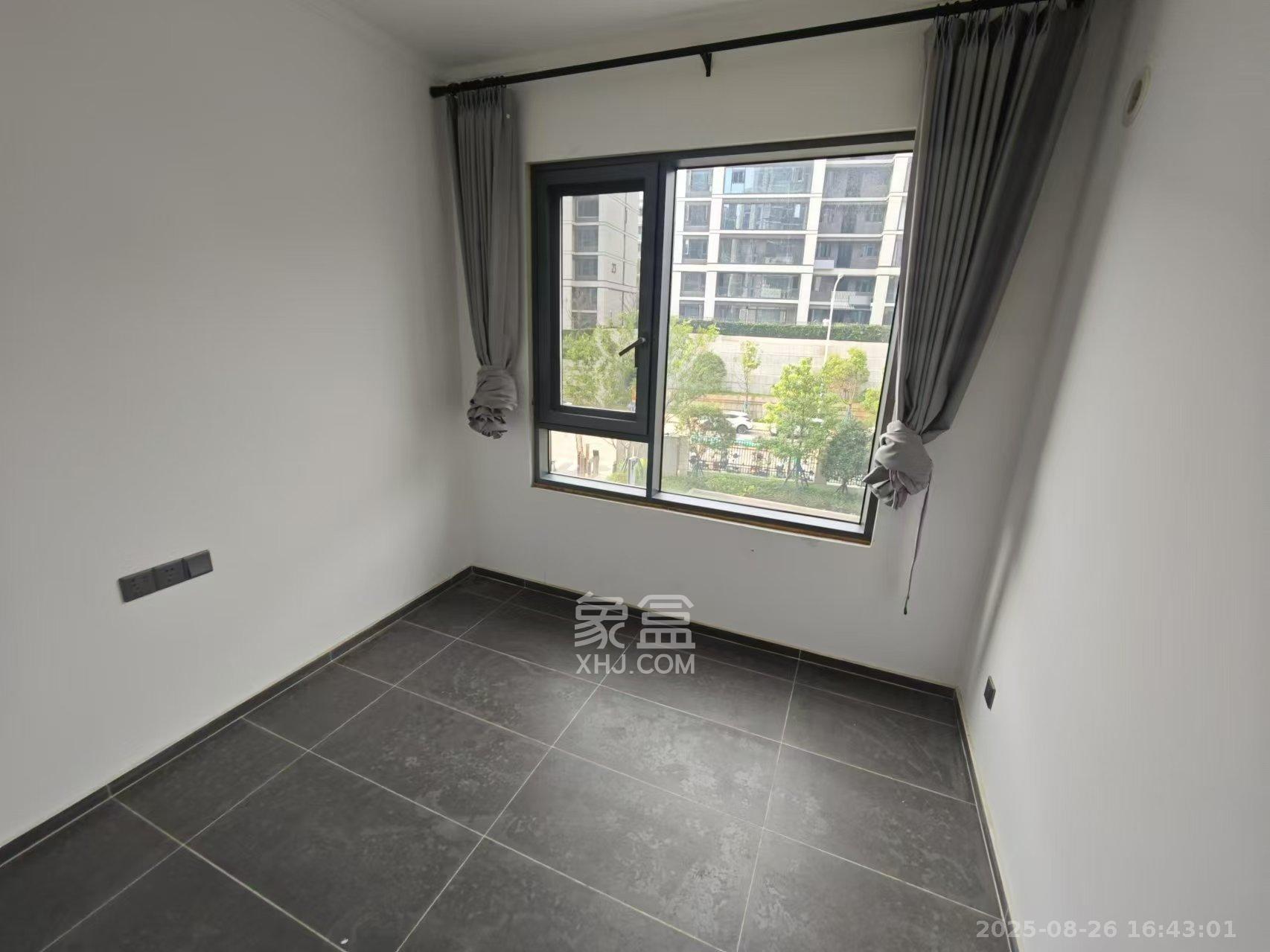 招商雍山湖 4室2厅2卫 3200.0元/月 招商雍山湖 4室2厅2卫 3200.0元/月室内图