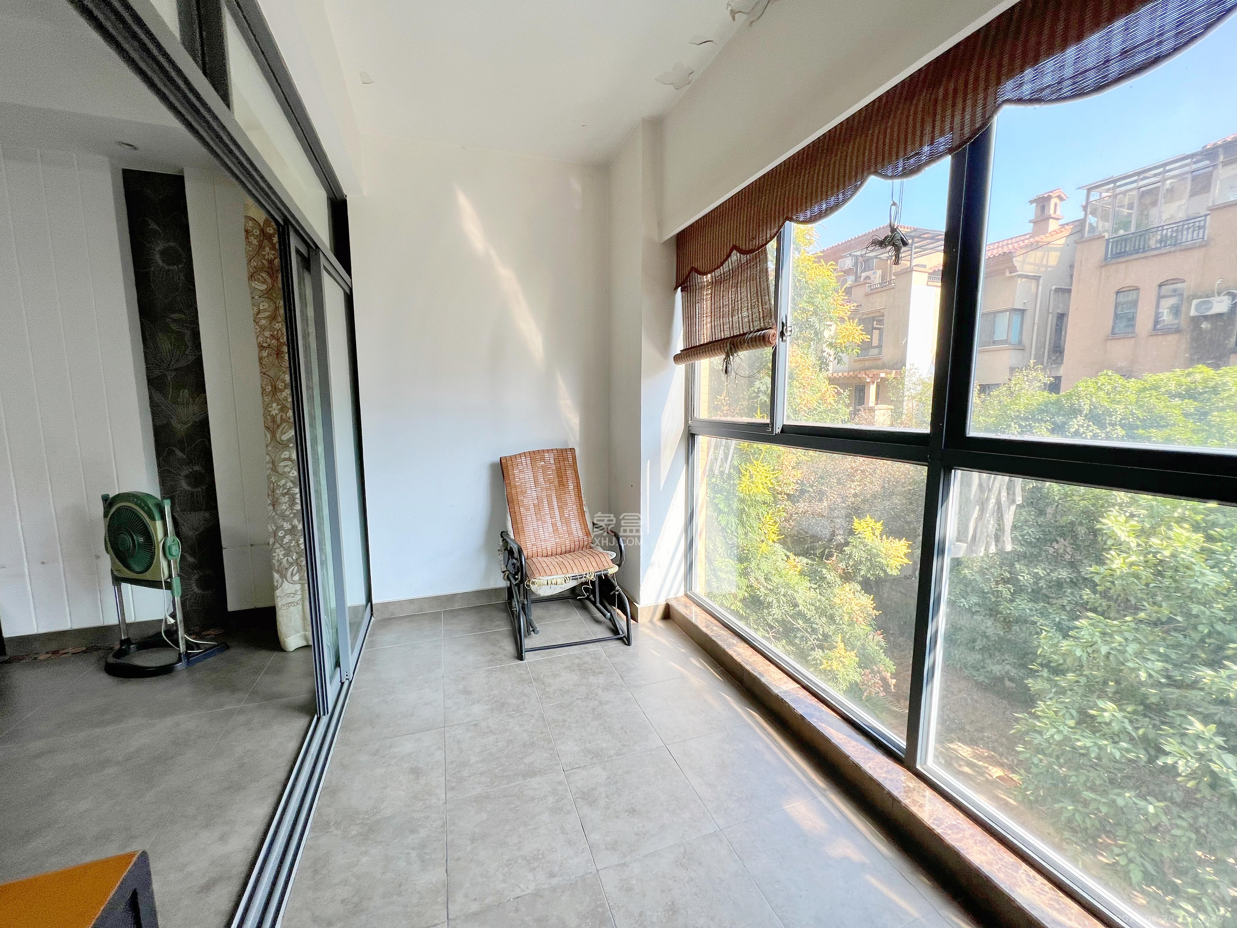 中城丽景香山园 3室2厅2卫 3500.0元/月 中城丽景香山园 3室2厅2卫 3500.0元/月室内图