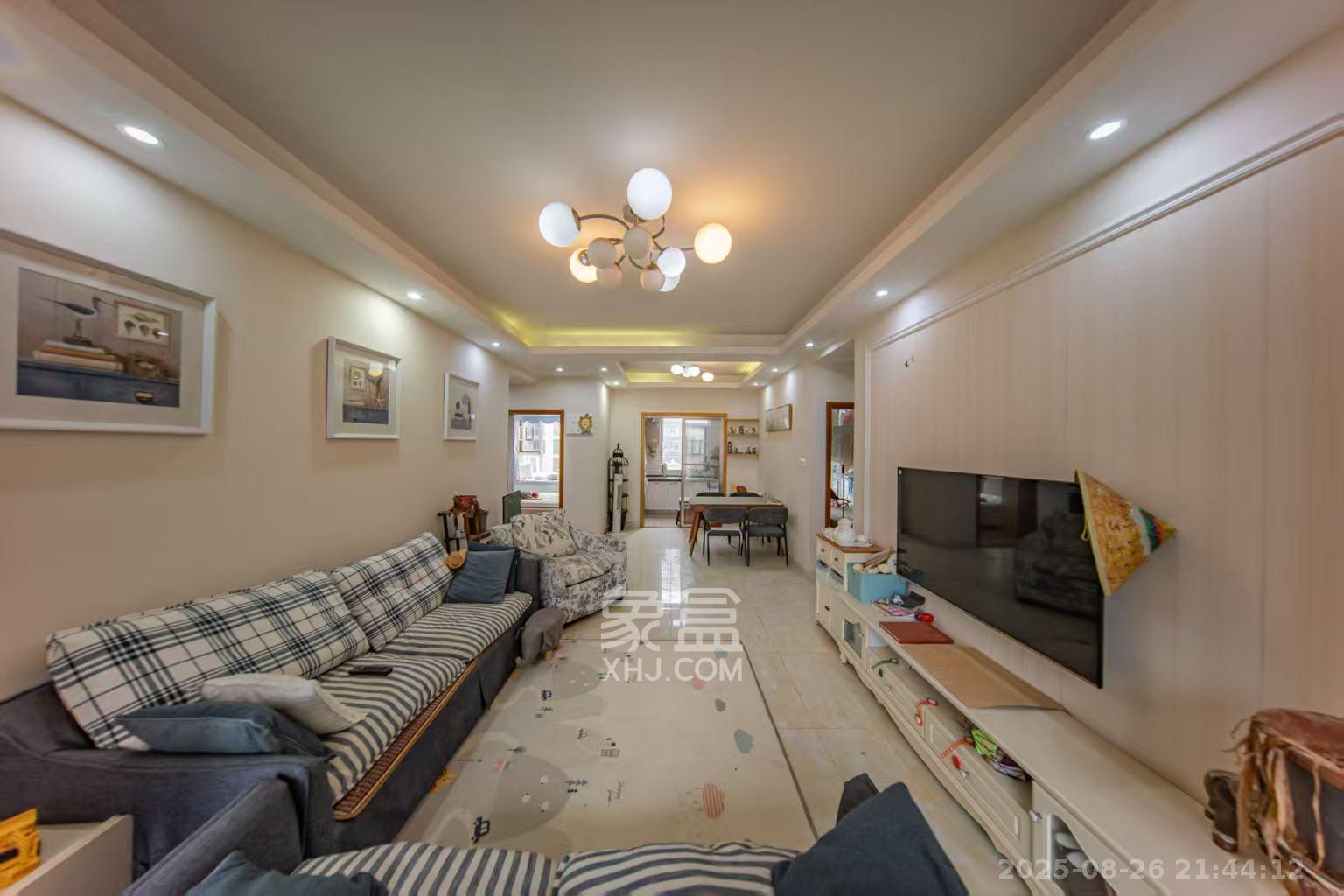 金鼎公园尚  3室2厅2卫    1800.0元/月室内图