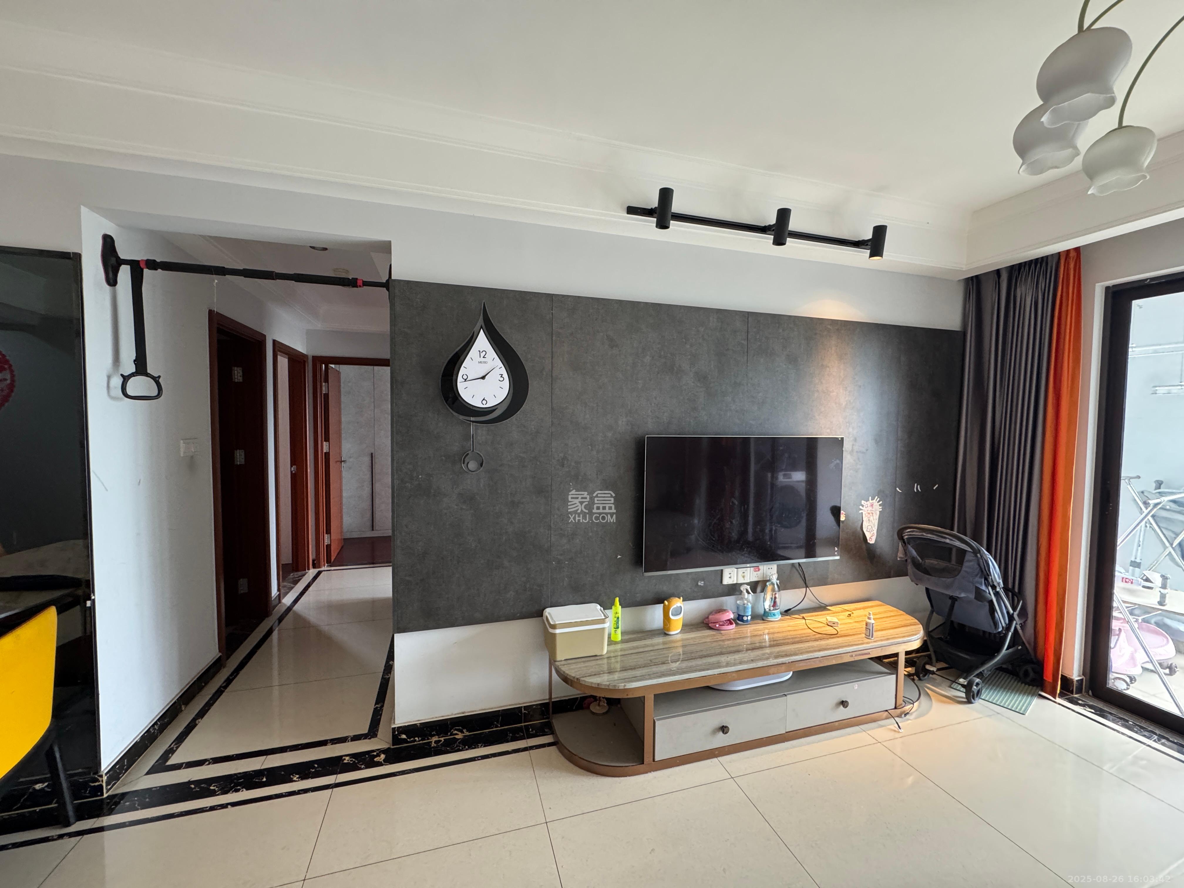 中海国际五期  3室2厅1卫    2500.0元/月 中海国际五期  3室2厅1卫    2500.0元/月室内图