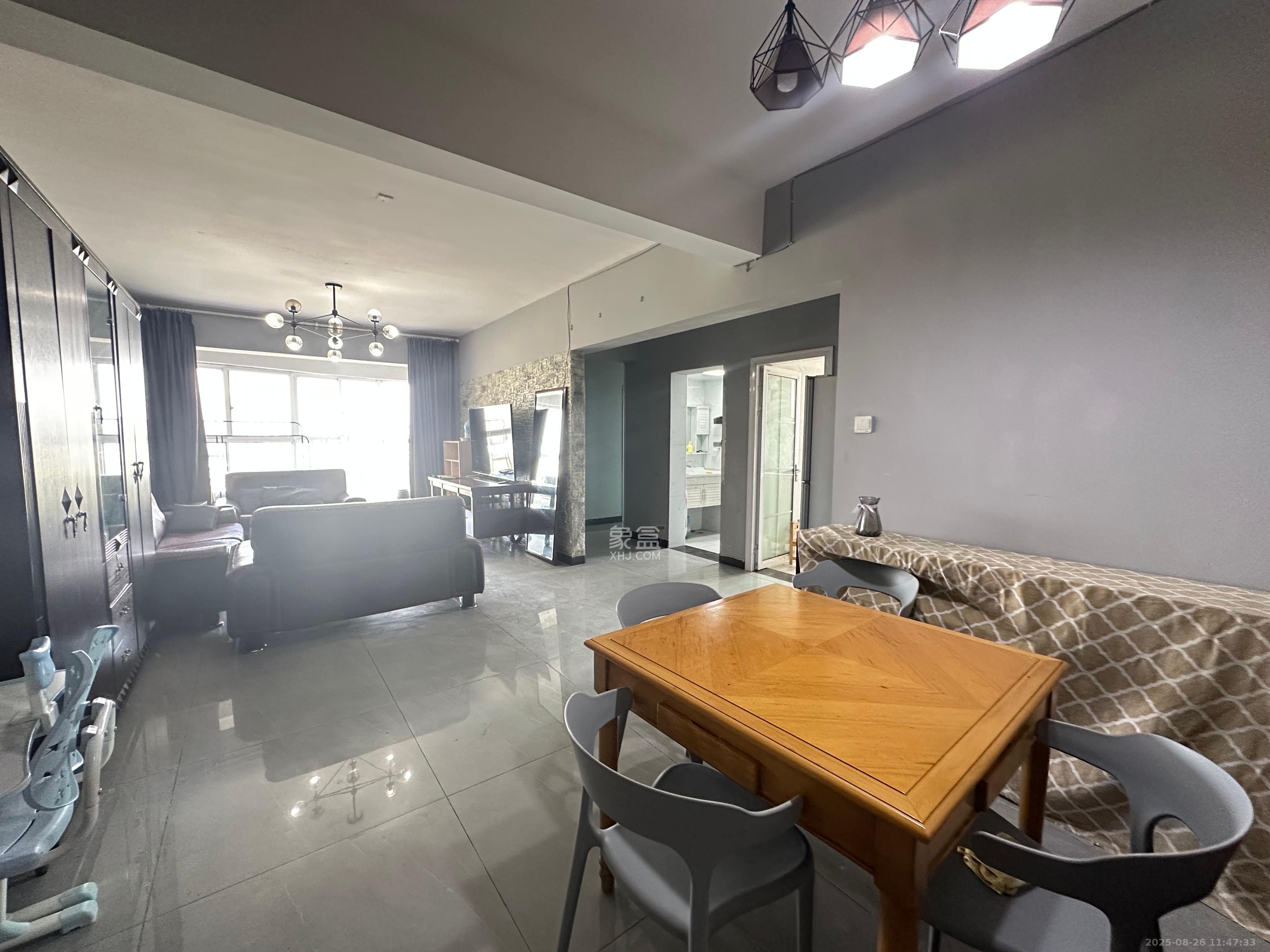 左岸春天 2室2厅1卫 2500.0元/月 左岸春天 2室2厅1卫 2500.0元/月室内图