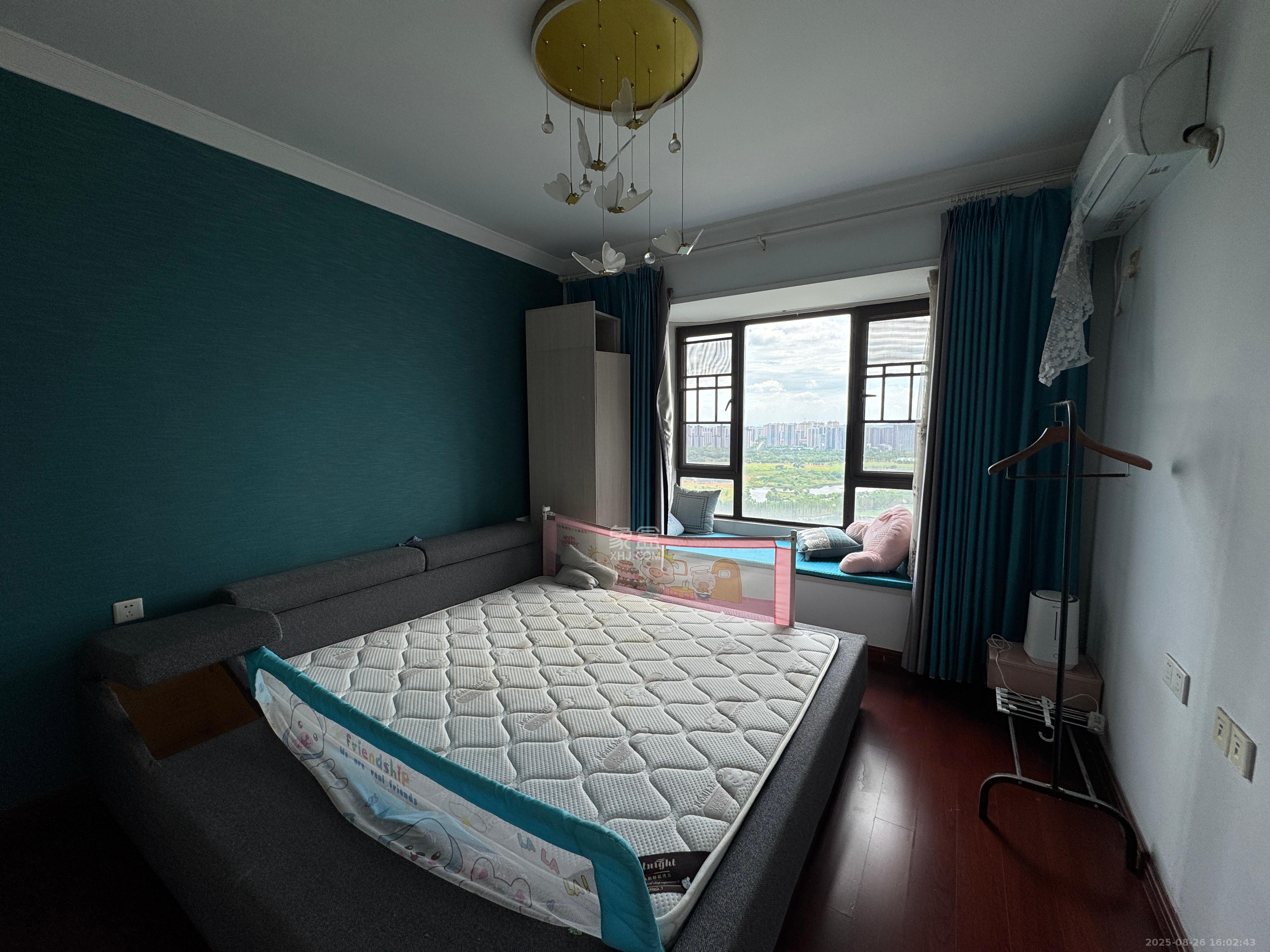 中海国际五期  3室2厅1卫    2500.0元/月 中海国际五期  3室2厅1卫    2500.0元/月室内图