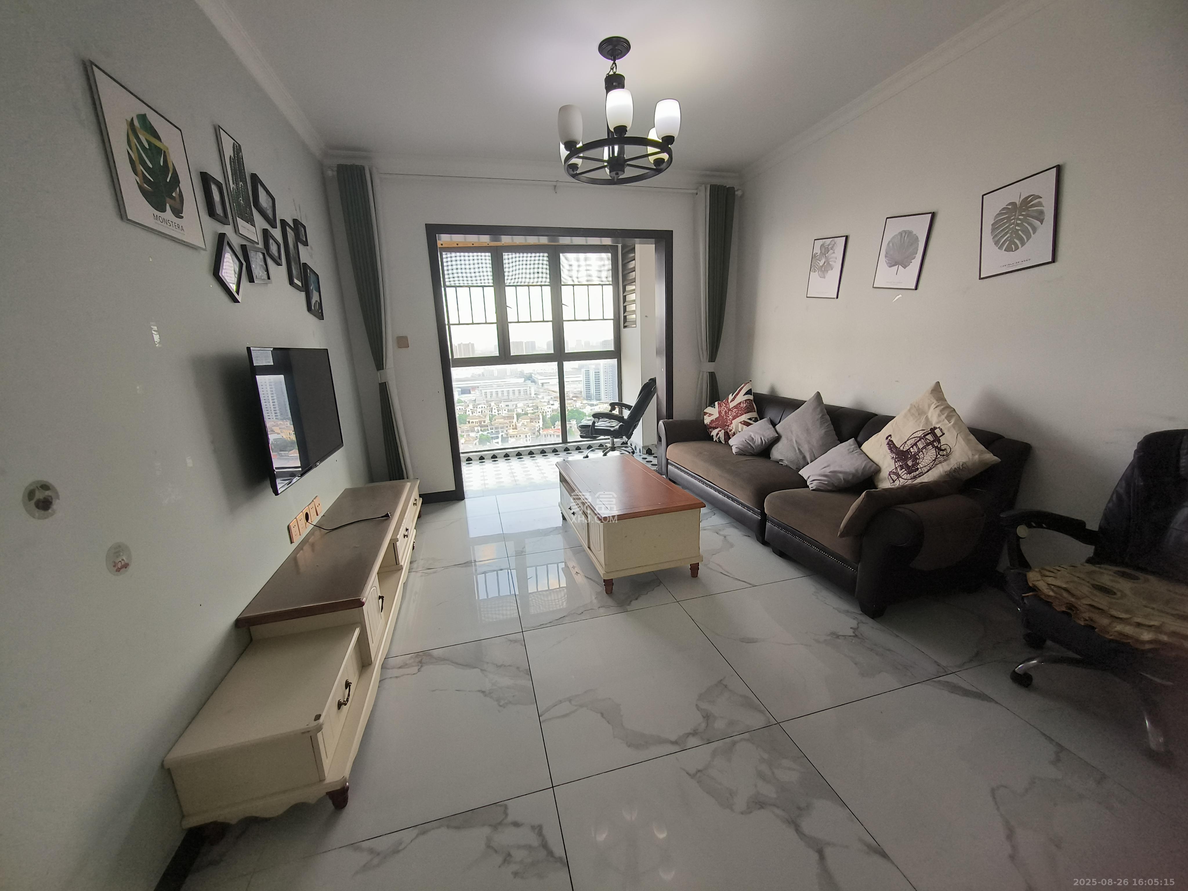 华润置地广场二期 3室2厅1卫 2200.0元/月 华润置地广场二期 3室2厅1卫 2200.0元/月室内图