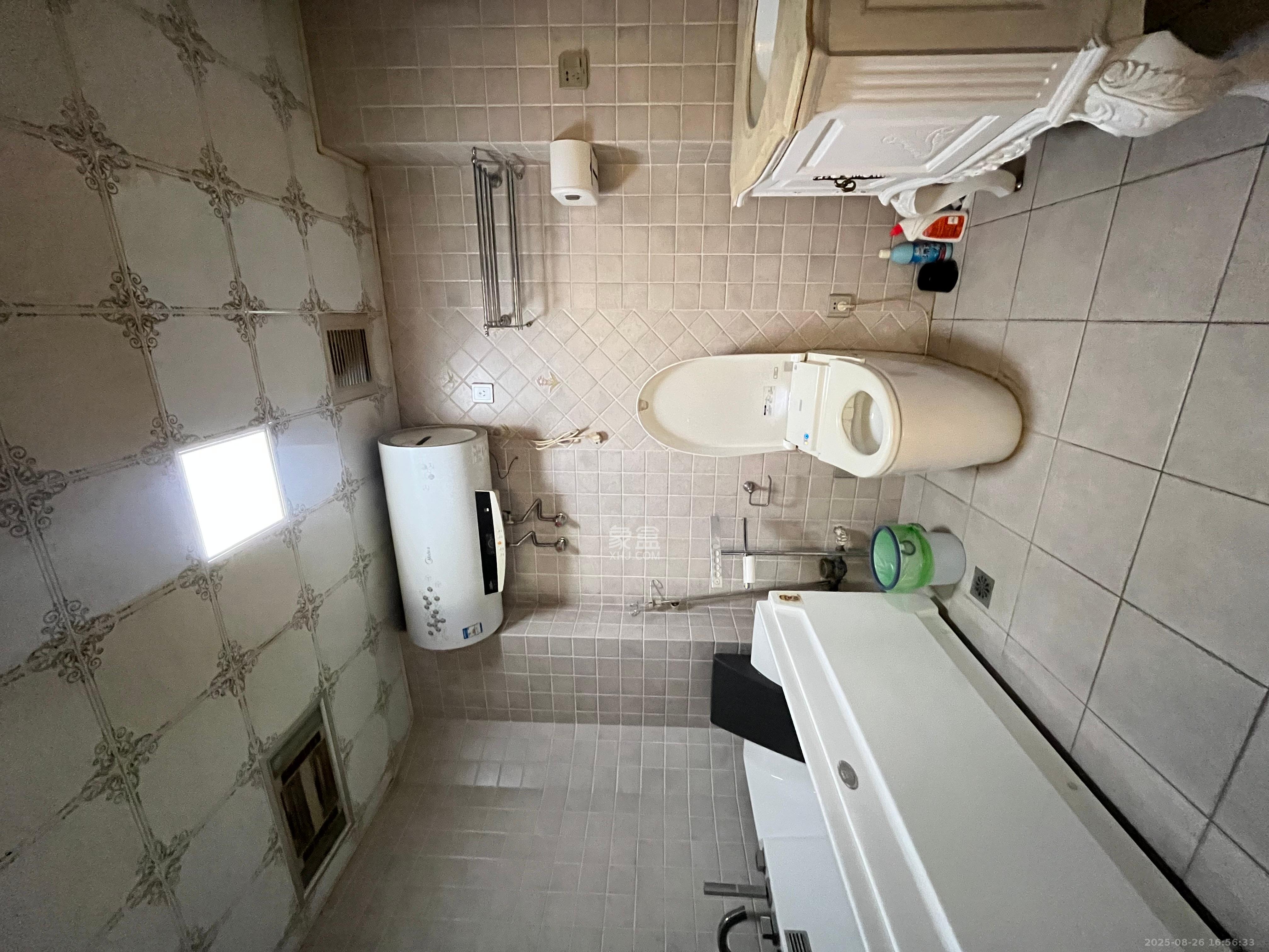 左岸春天  4室2厅2卫    3200.0元/月室内图