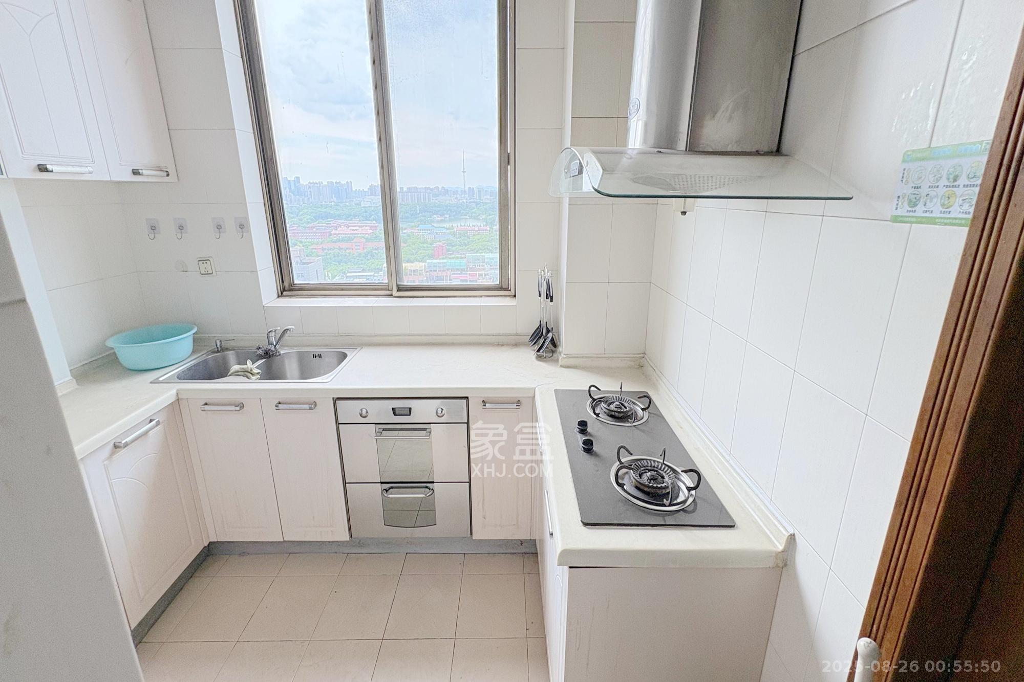 同天大酒店 3室2厅2卫 119.8万 同天大酒店 3室2厅2卫 119.8万厨房