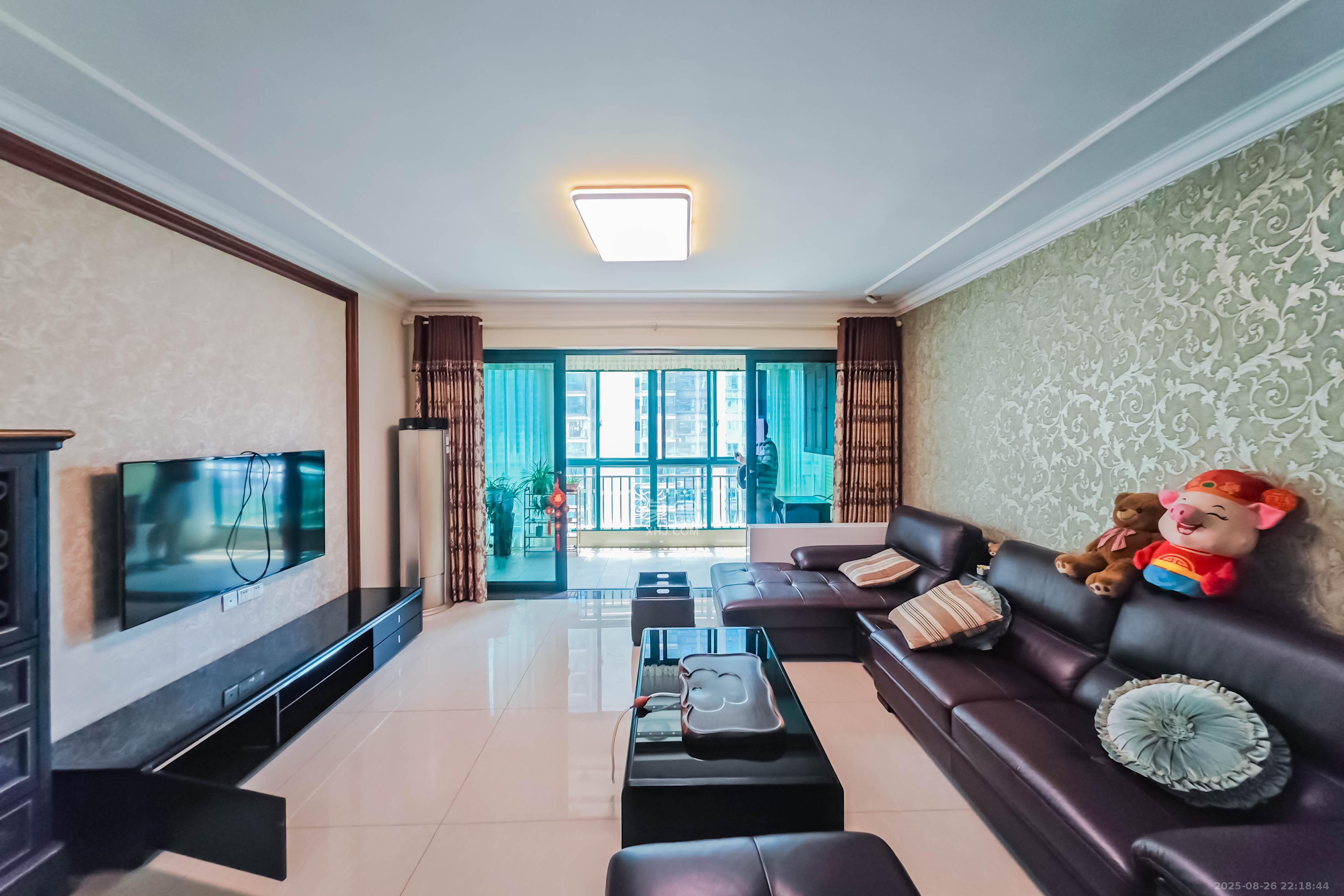 恒大绿洲  4室2厅2卫    145.0万 恒大绿洲  4室2厅2卫    145.0万客厅