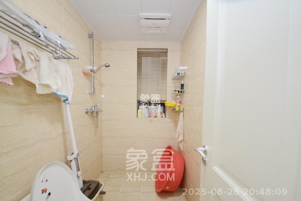 万科魅力之城观澜里  3室2厅2卫   2300.00元/月室内图