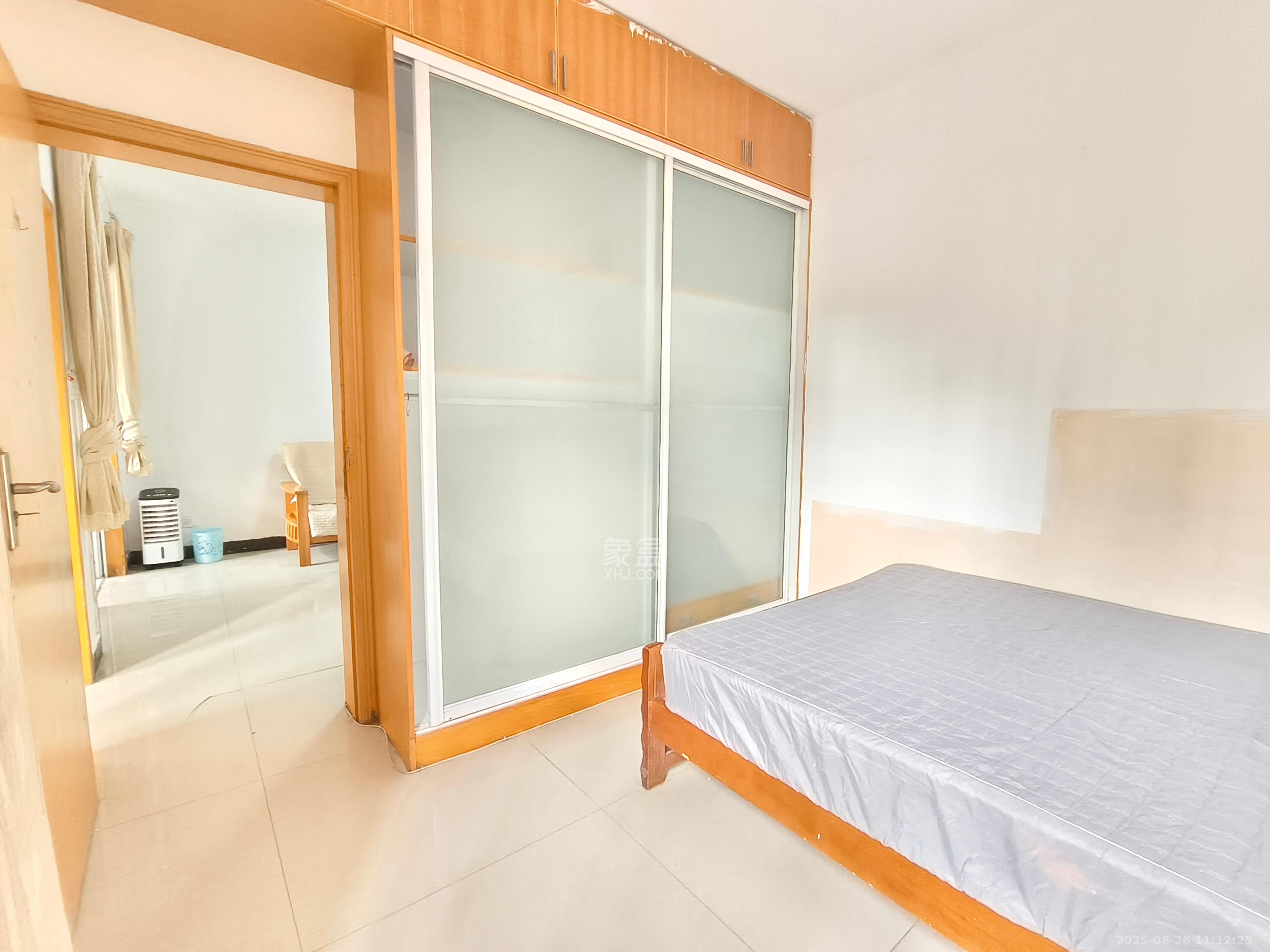 建鸿达现代公寓  1室1厅1卫   1900.00元/月室内图